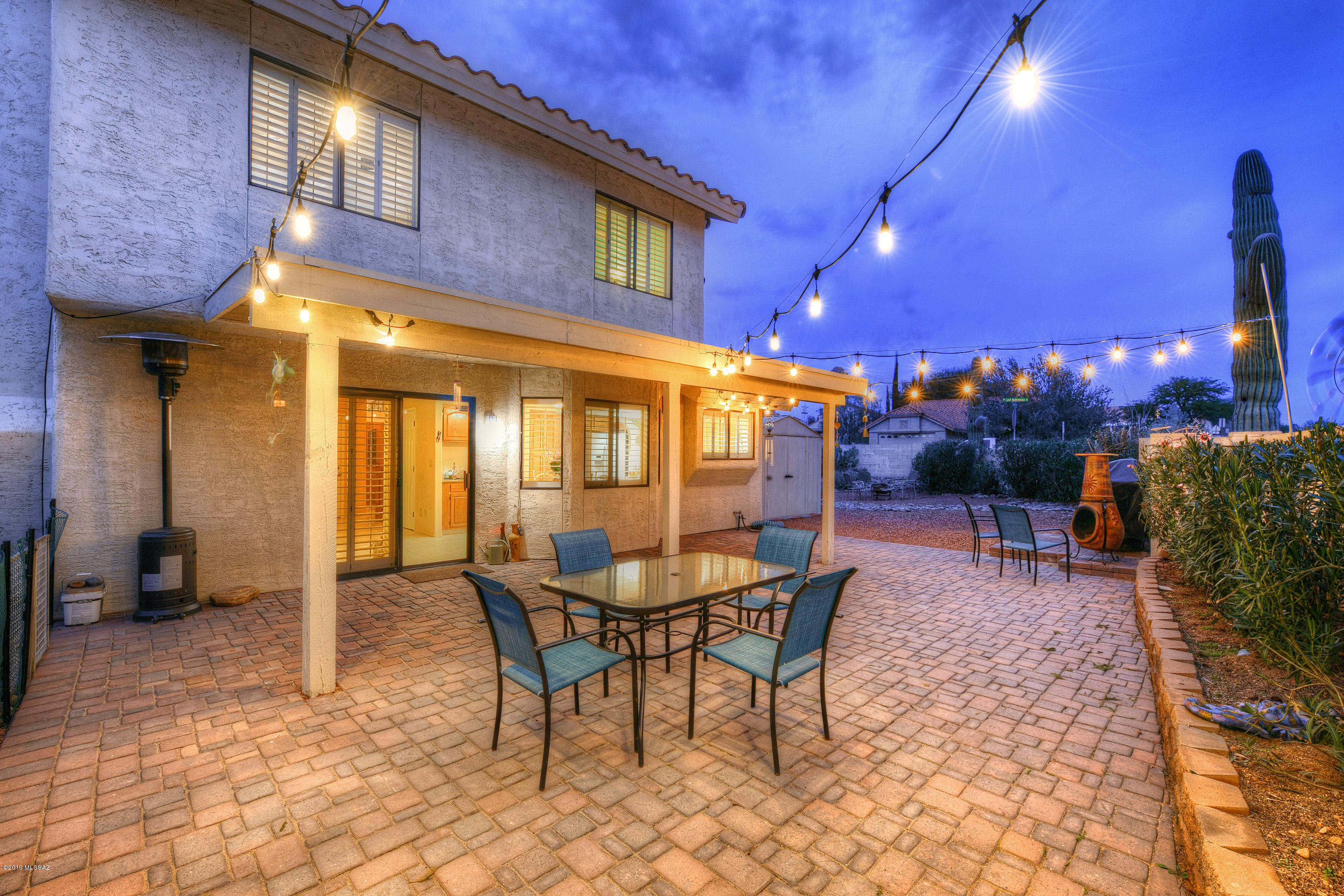 993 W Lost Dutchman Place