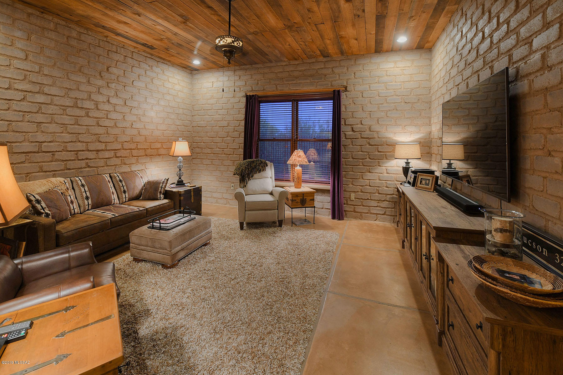 4121 W Adobe Ranch Place