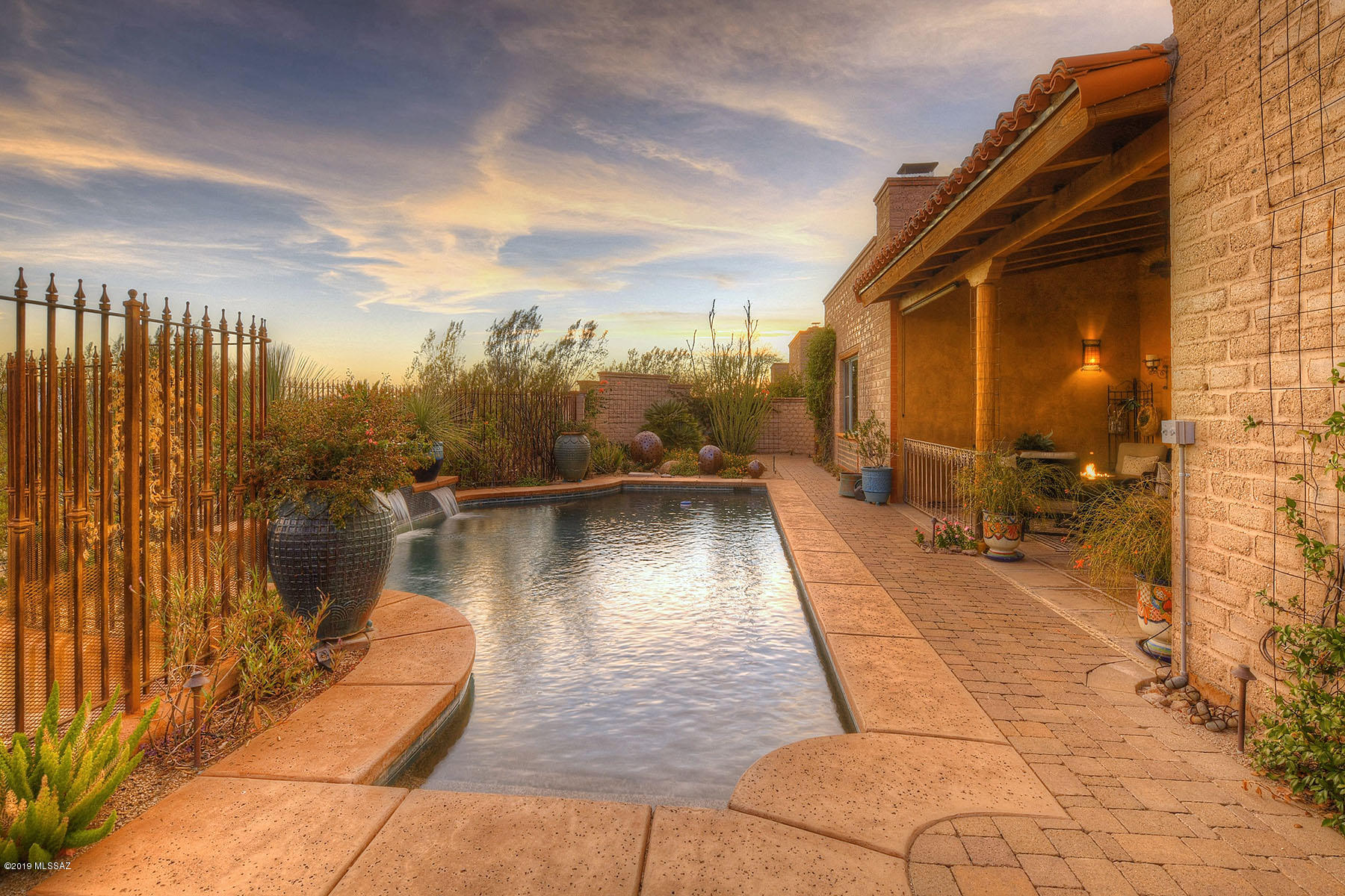 4121 W Adobe Ranch Place