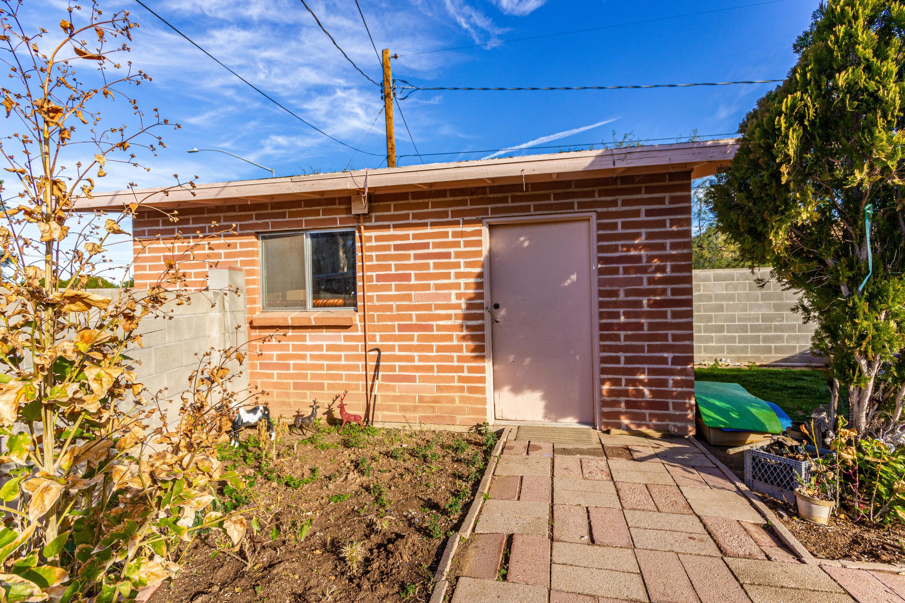 3901 E Alta Vista Street