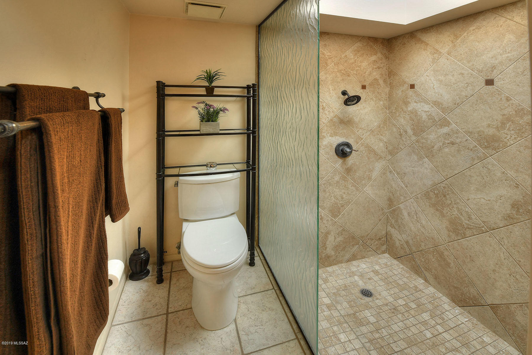 5617 N Camino De La Noche