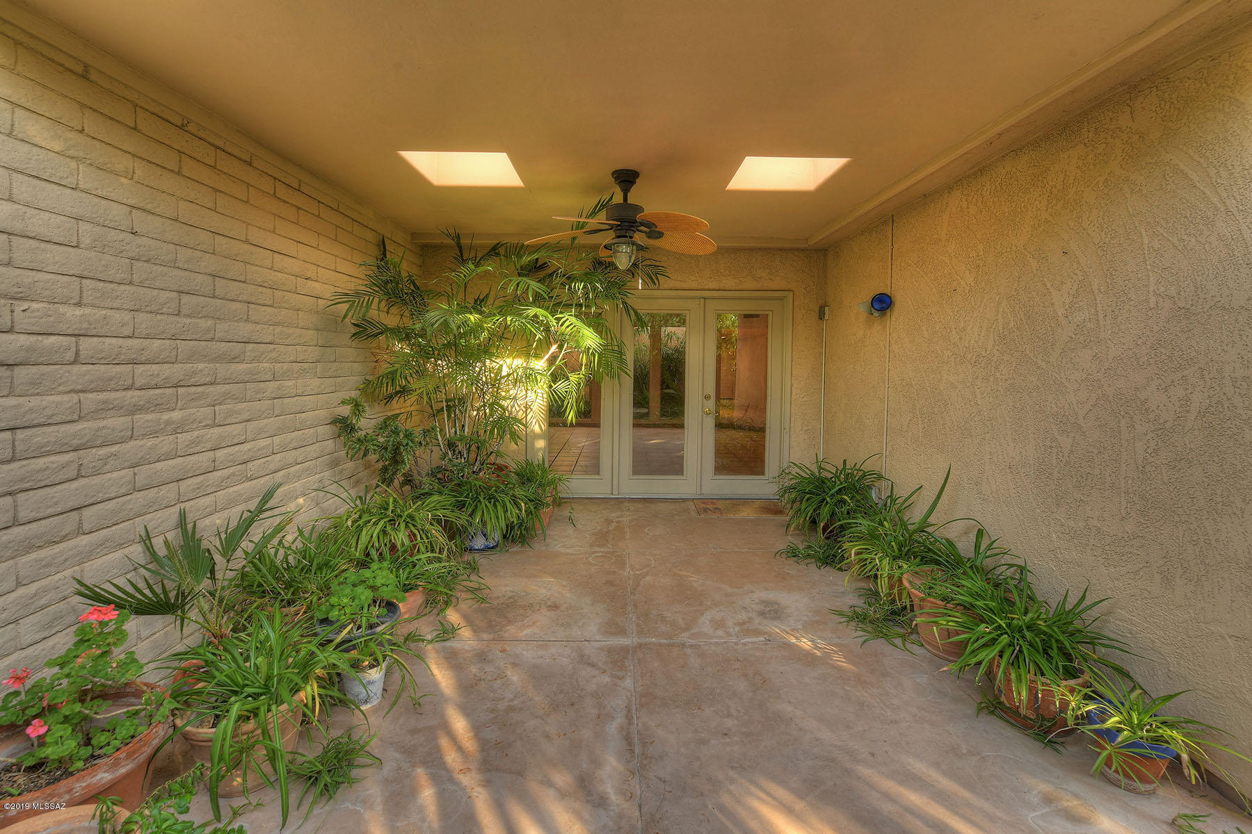 5617 N Camino De La Noche