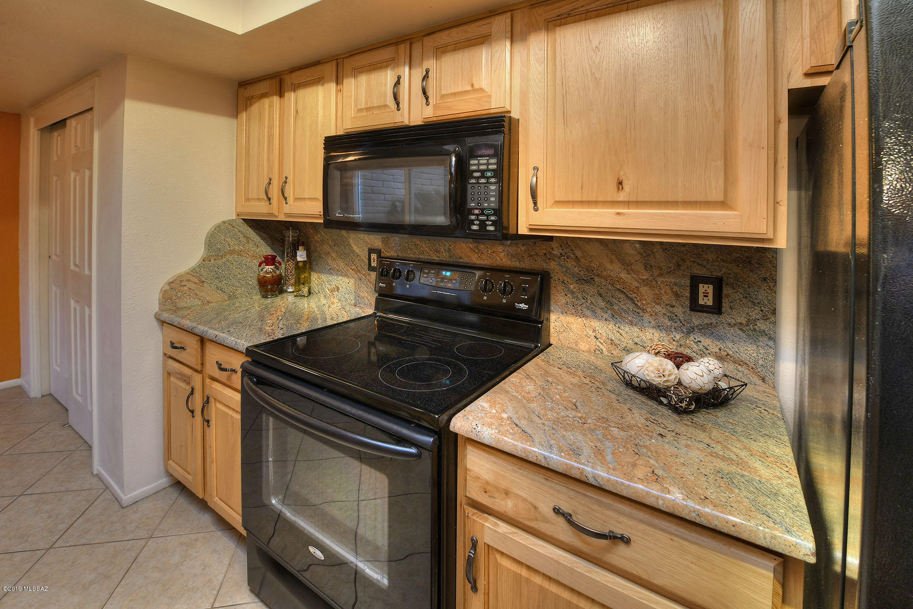 5617 N Camino De La Noche