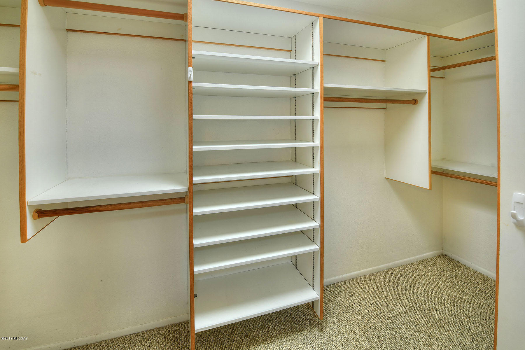 5617 N Camino De La Noche