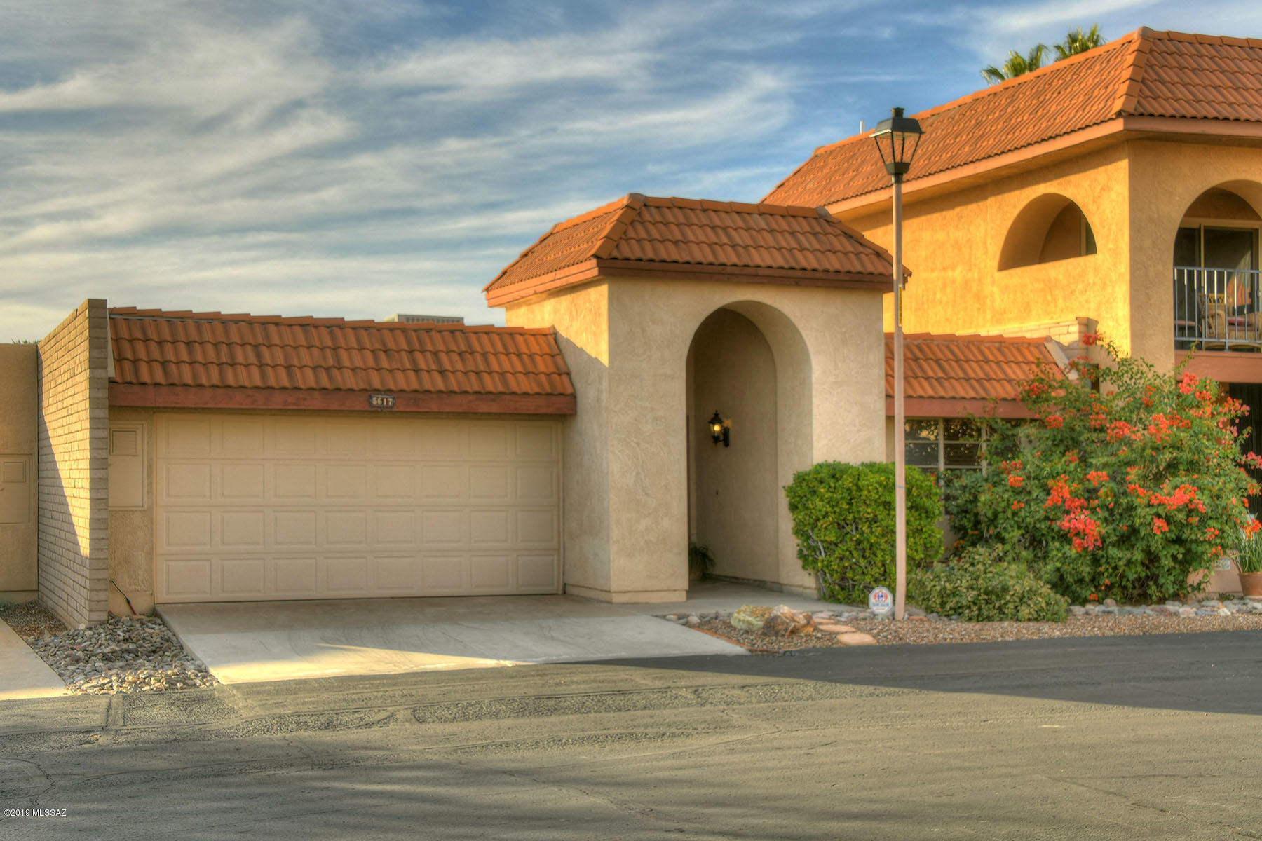 5617 N Camino De La Noche