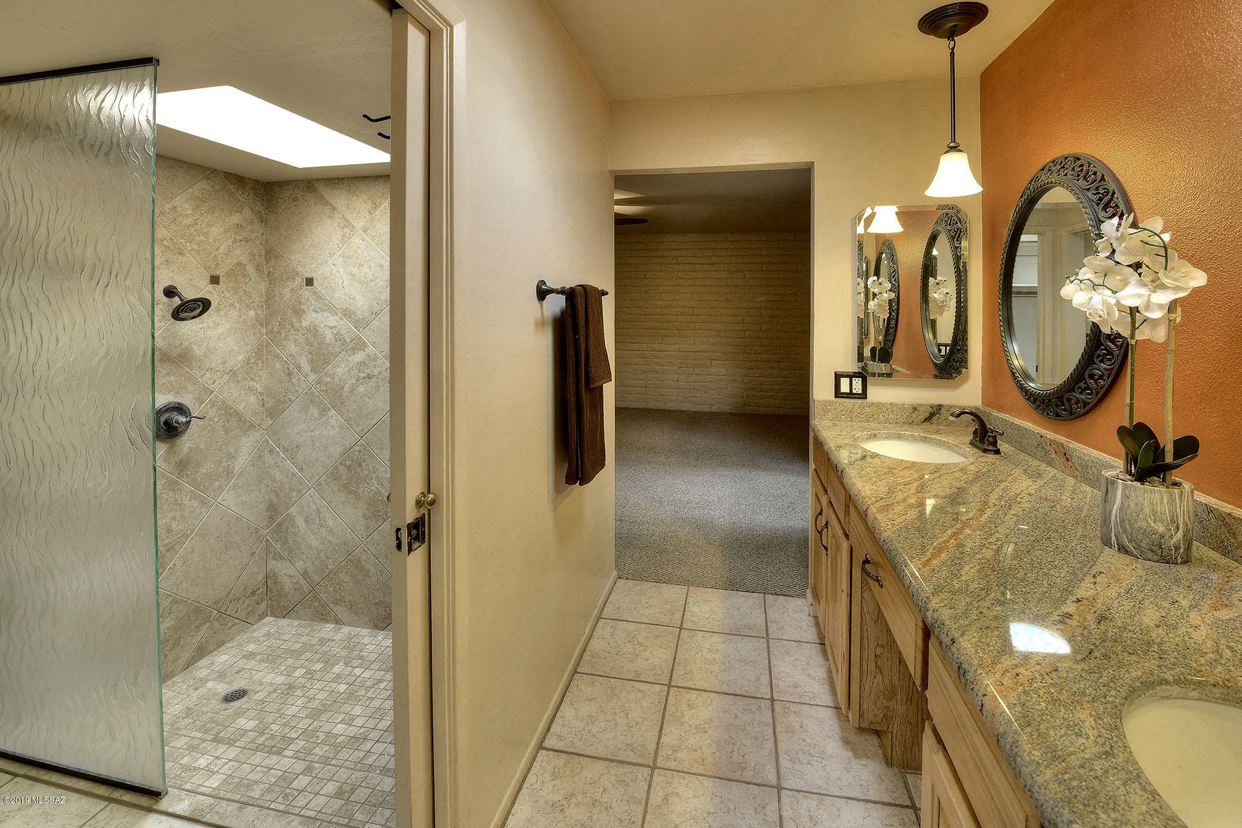 5617 N Camino De La Noche