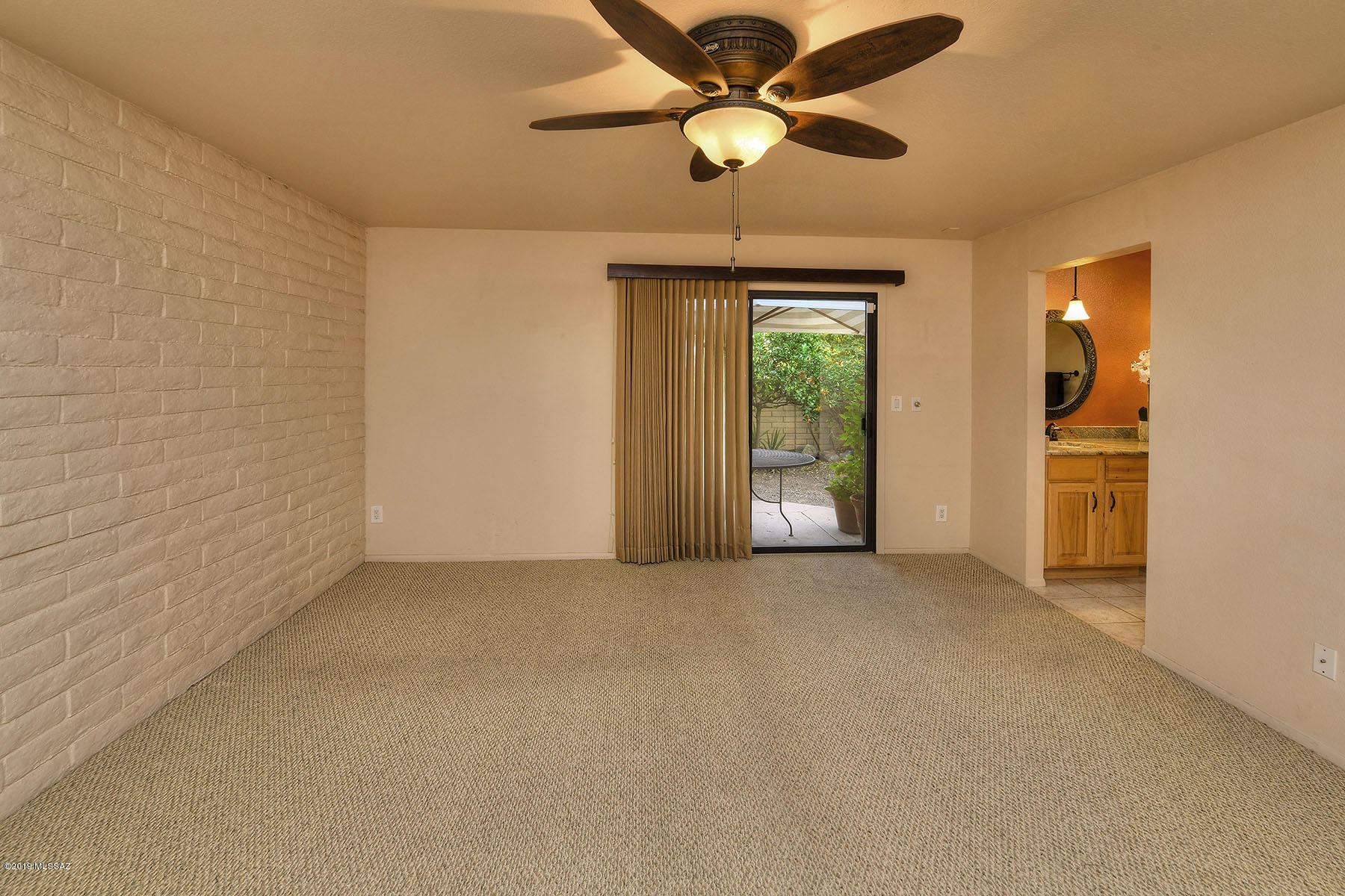 5617 N Camino De La Noche