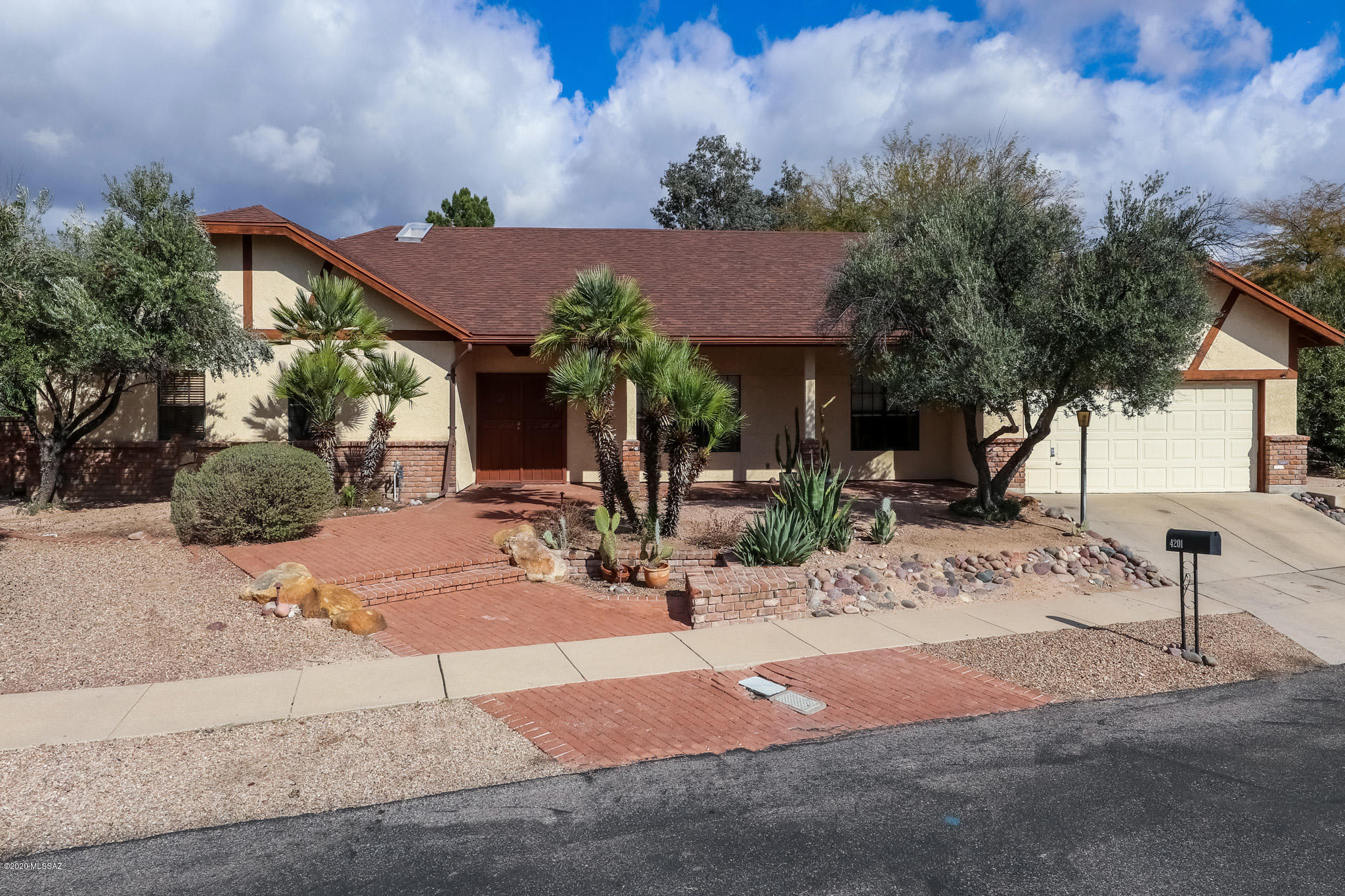 4201 N Ventana Drive