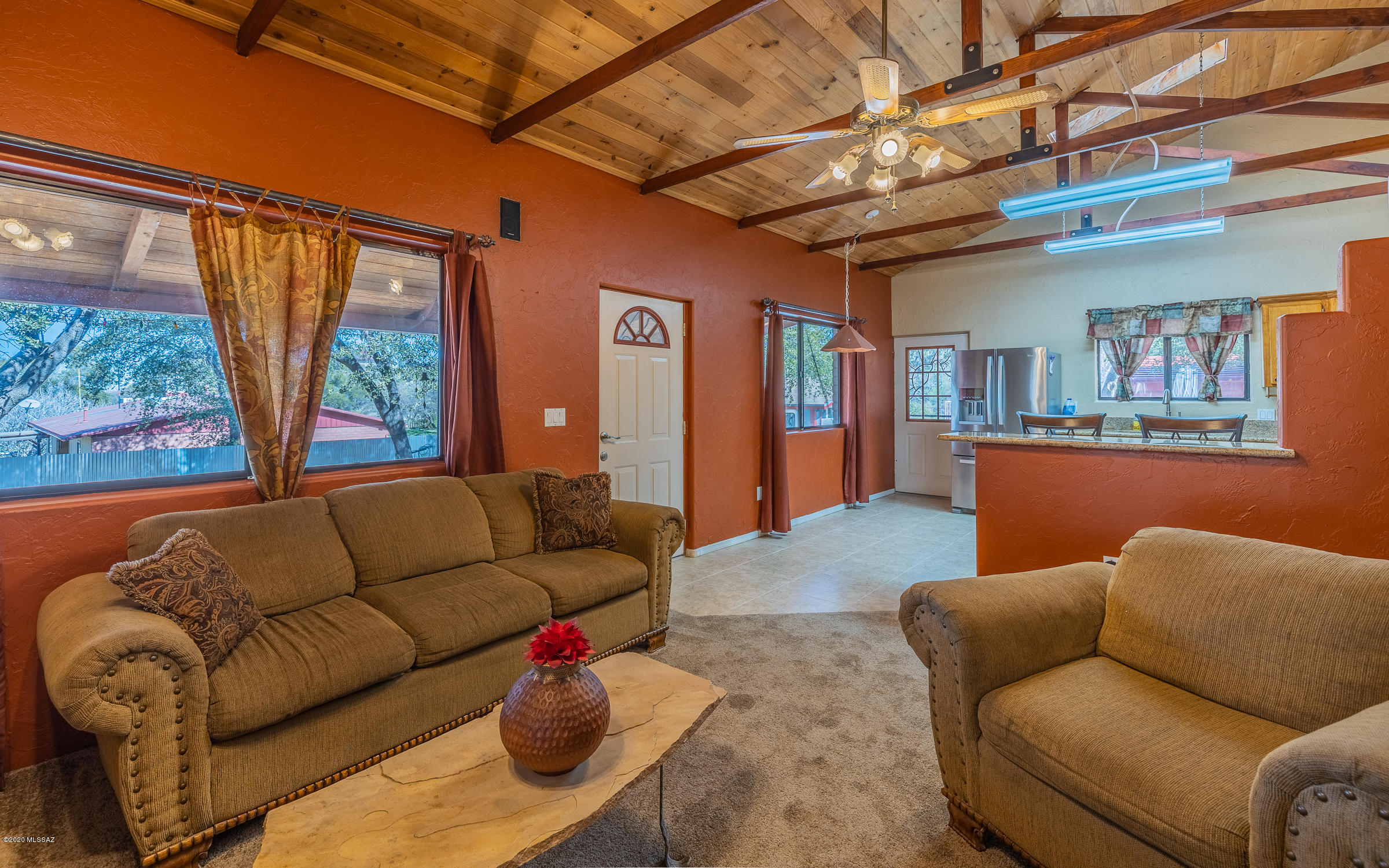 910 N Mountain View Drive