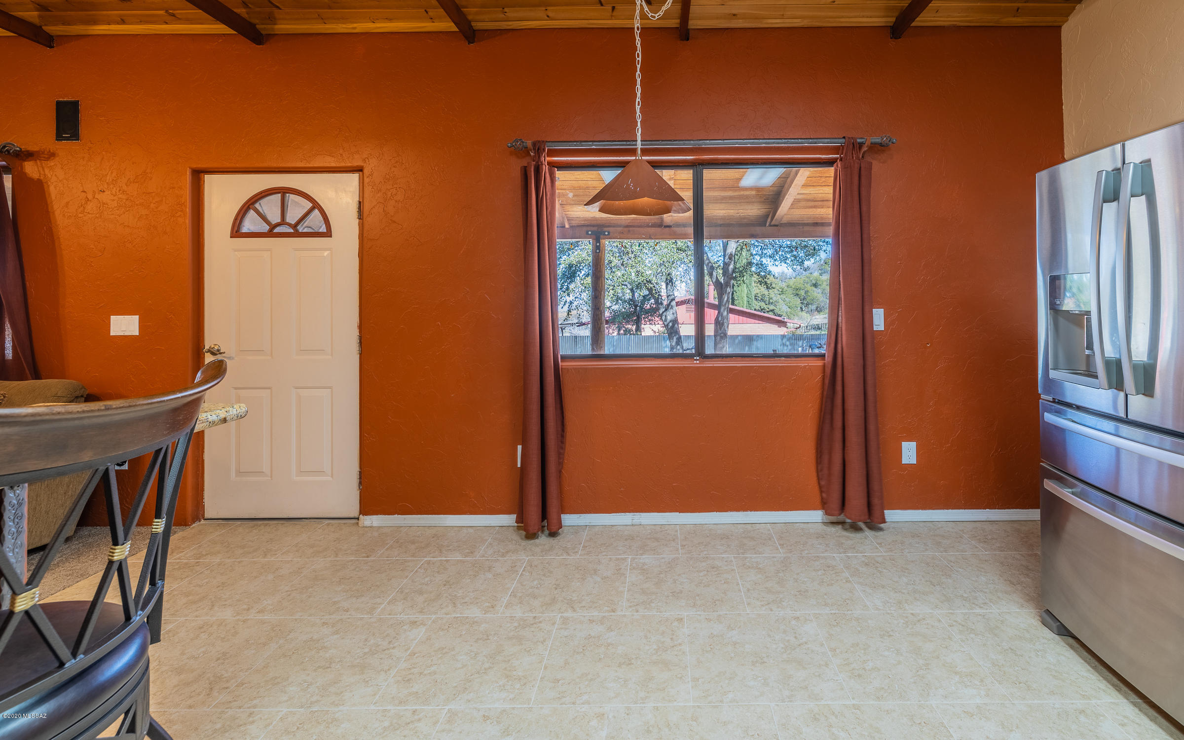 910 N Mountain View Drive