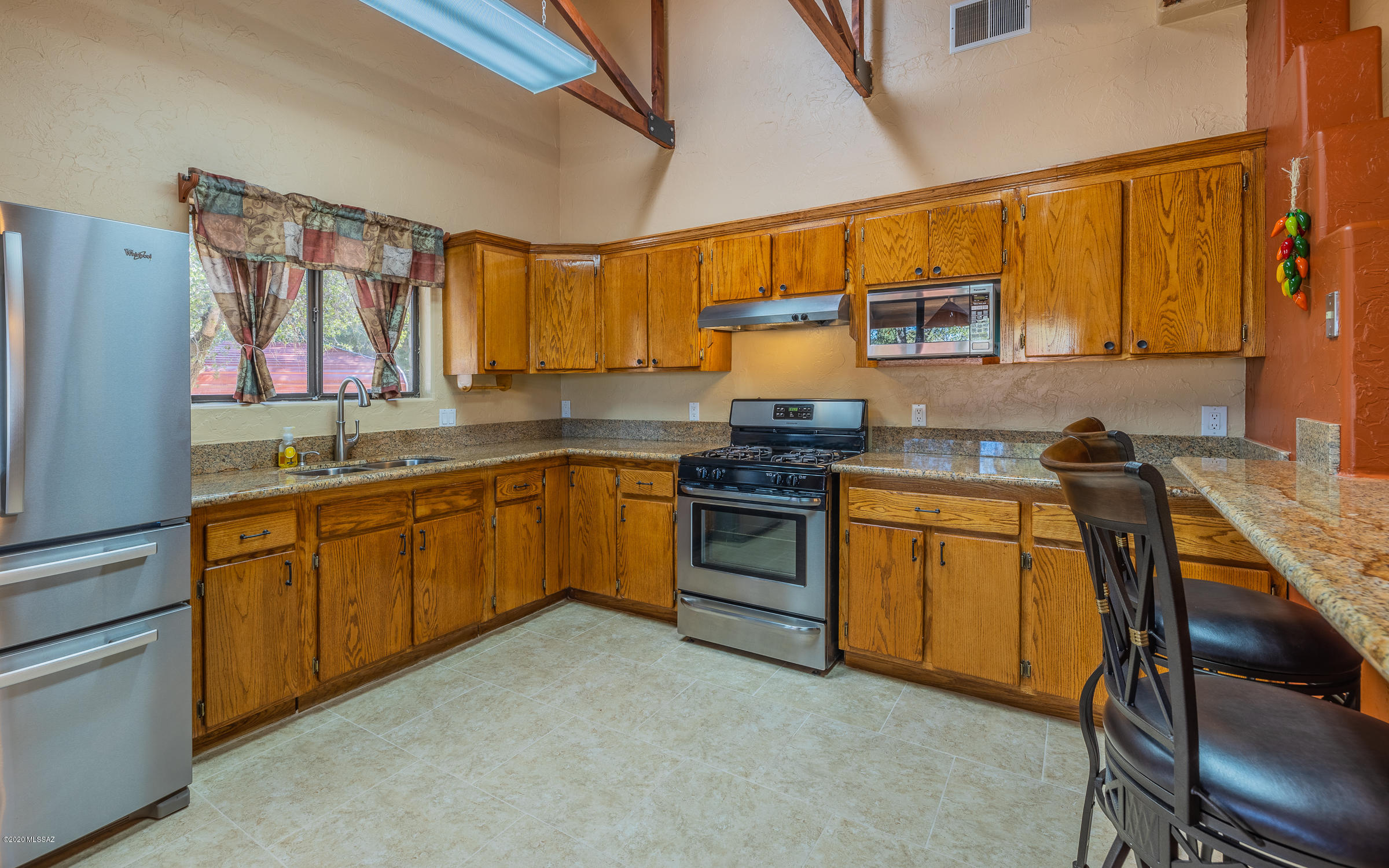 910 N Mountain View Drive