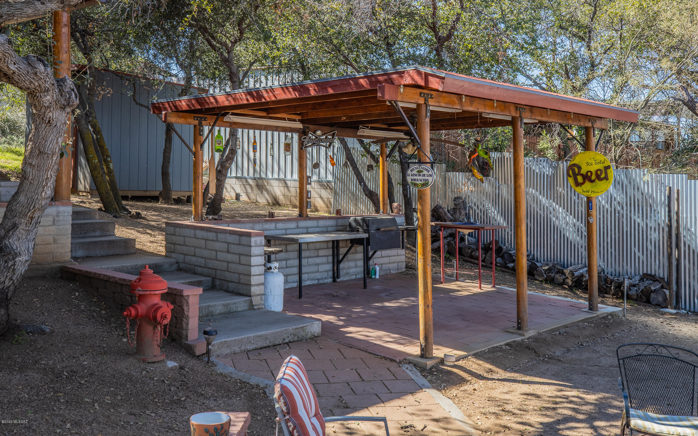 910 N Mountain View Drive