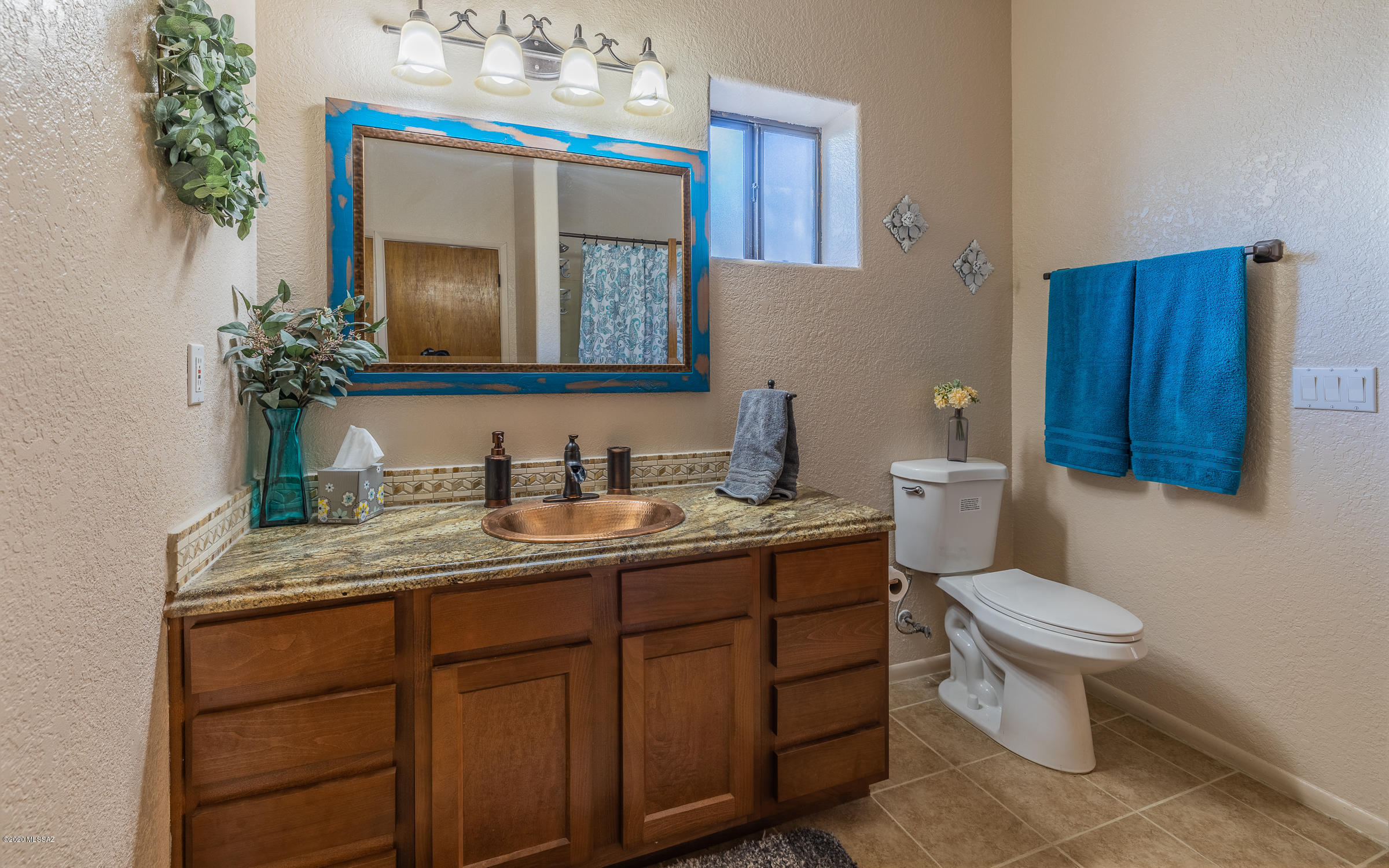 910 N Mountain View Drive