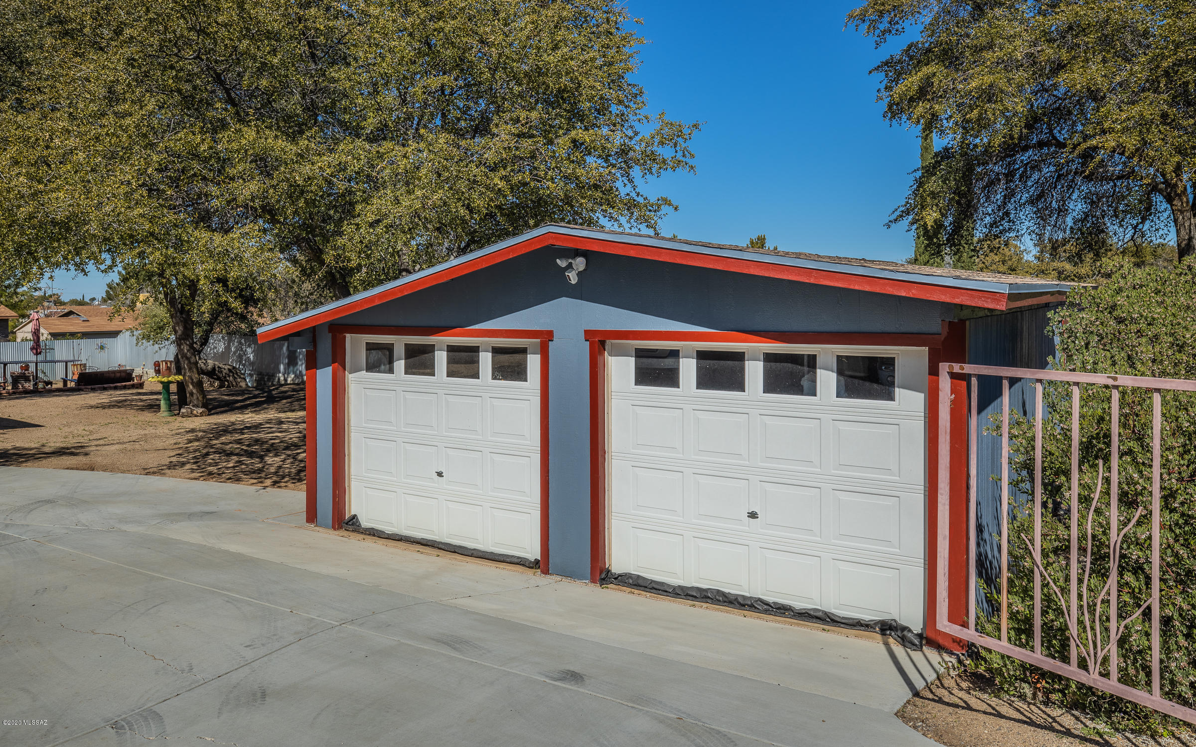 910 N Mountain View Drive