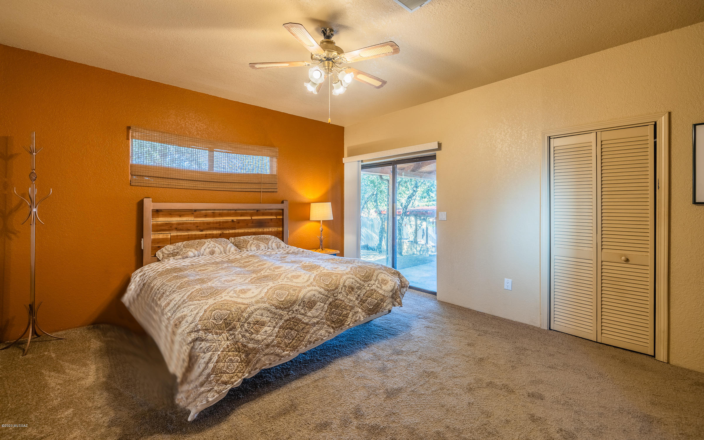 910 N Mountain View Drive