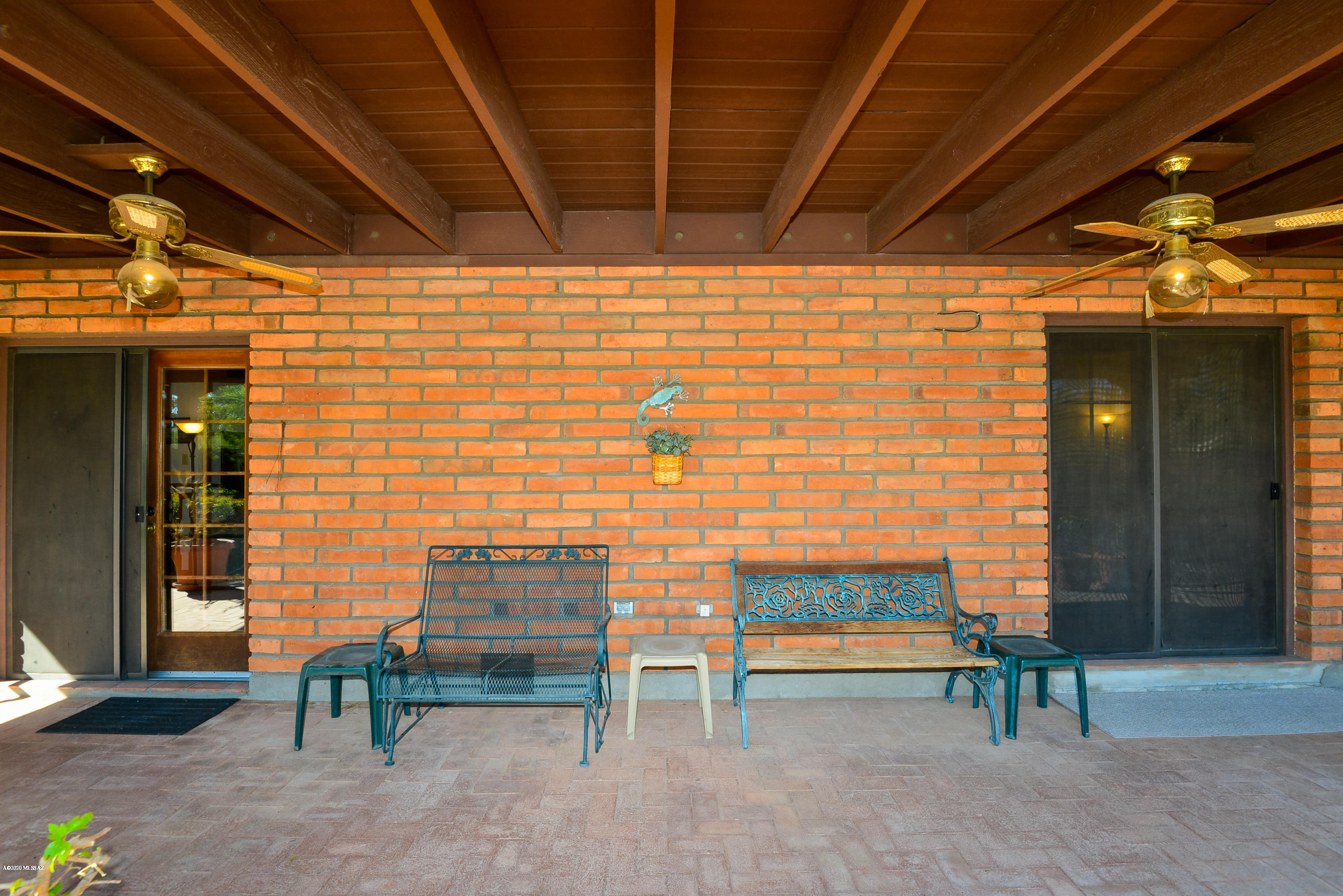 8040 N La Oesta Avenue