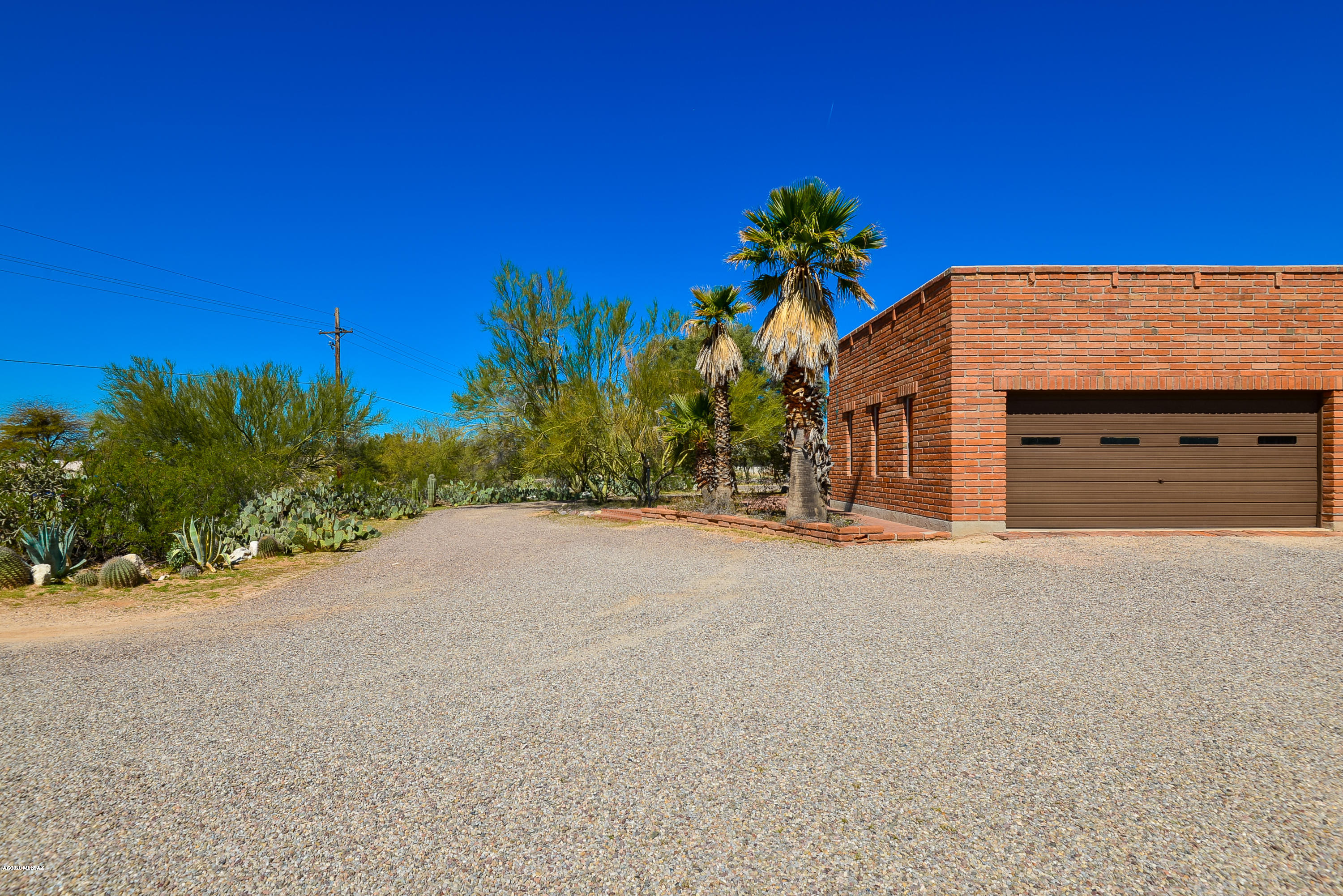 8040 N La Oesta Avenue