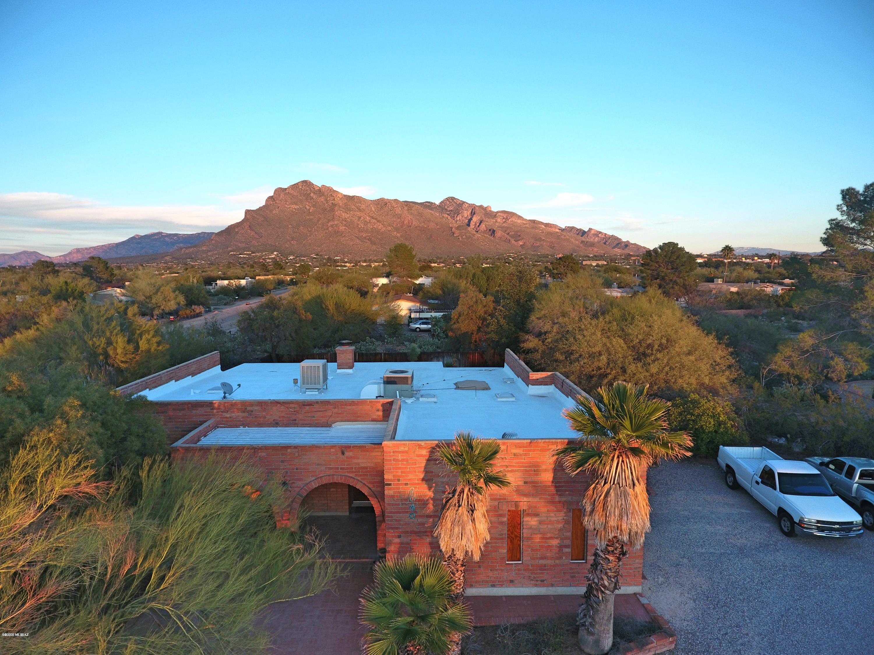 8040 N La Oesta Avenue