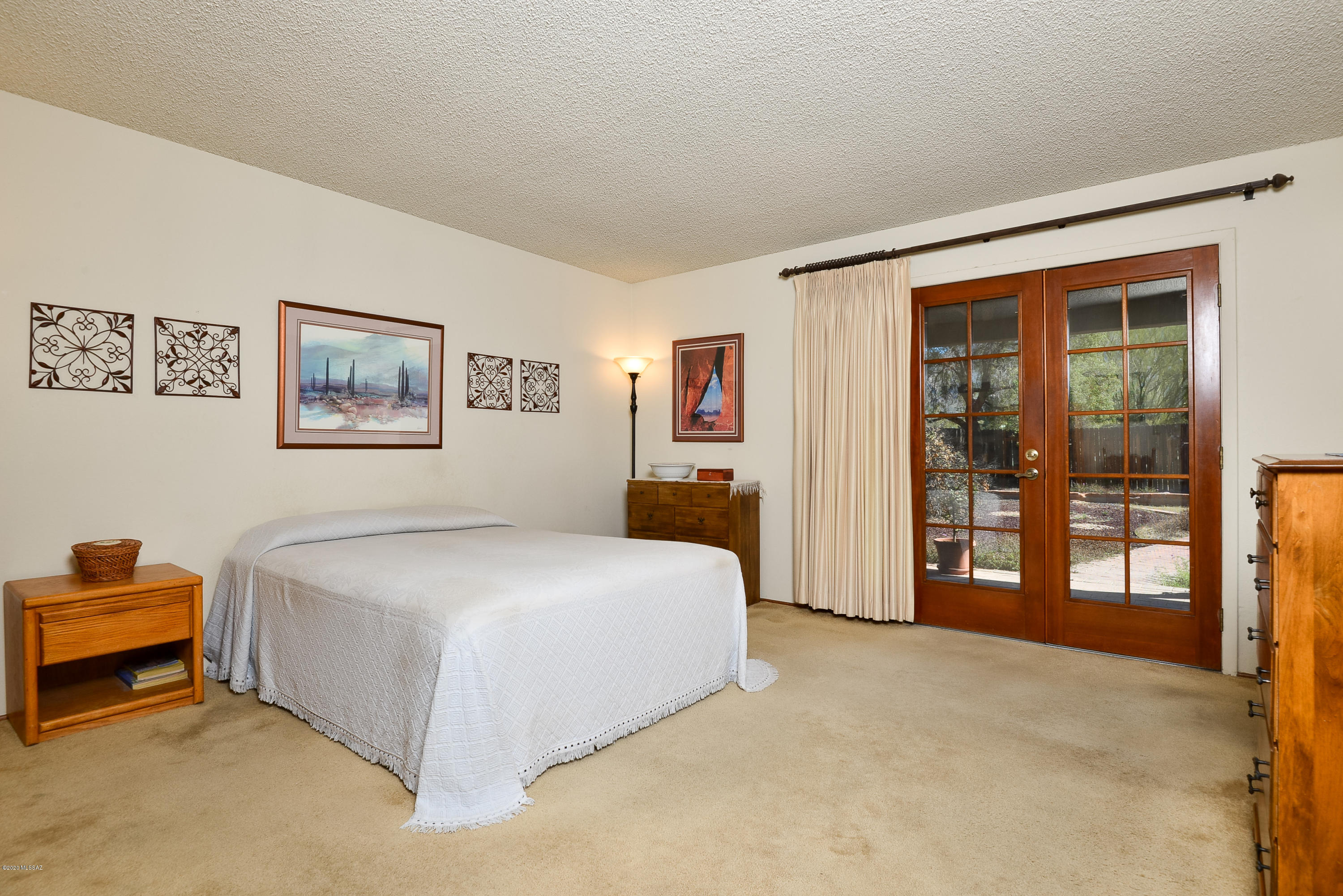 8040 N La Oesta Avenue