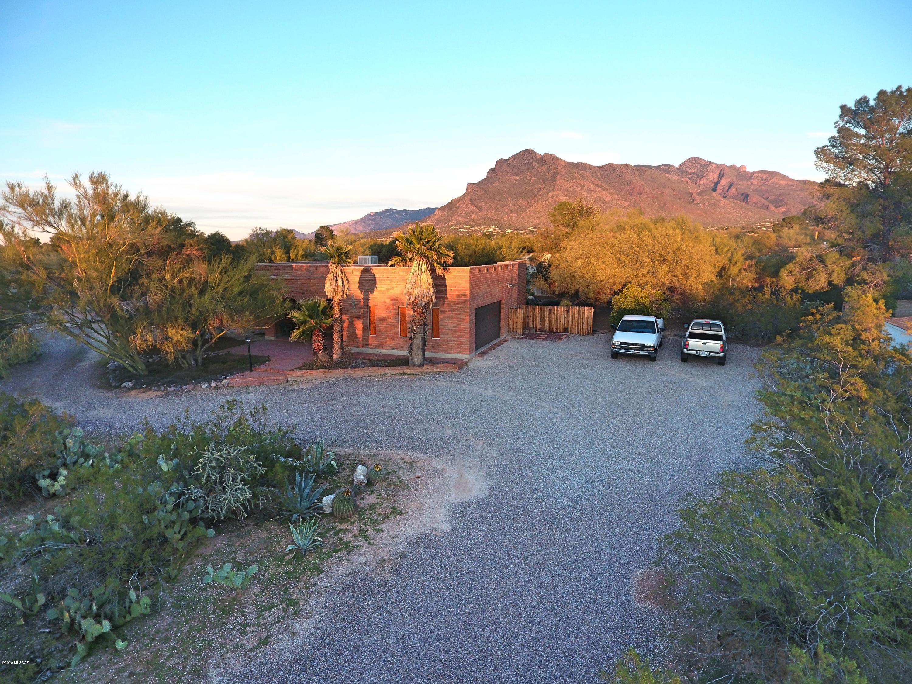 8040 N La Oesta Avenue