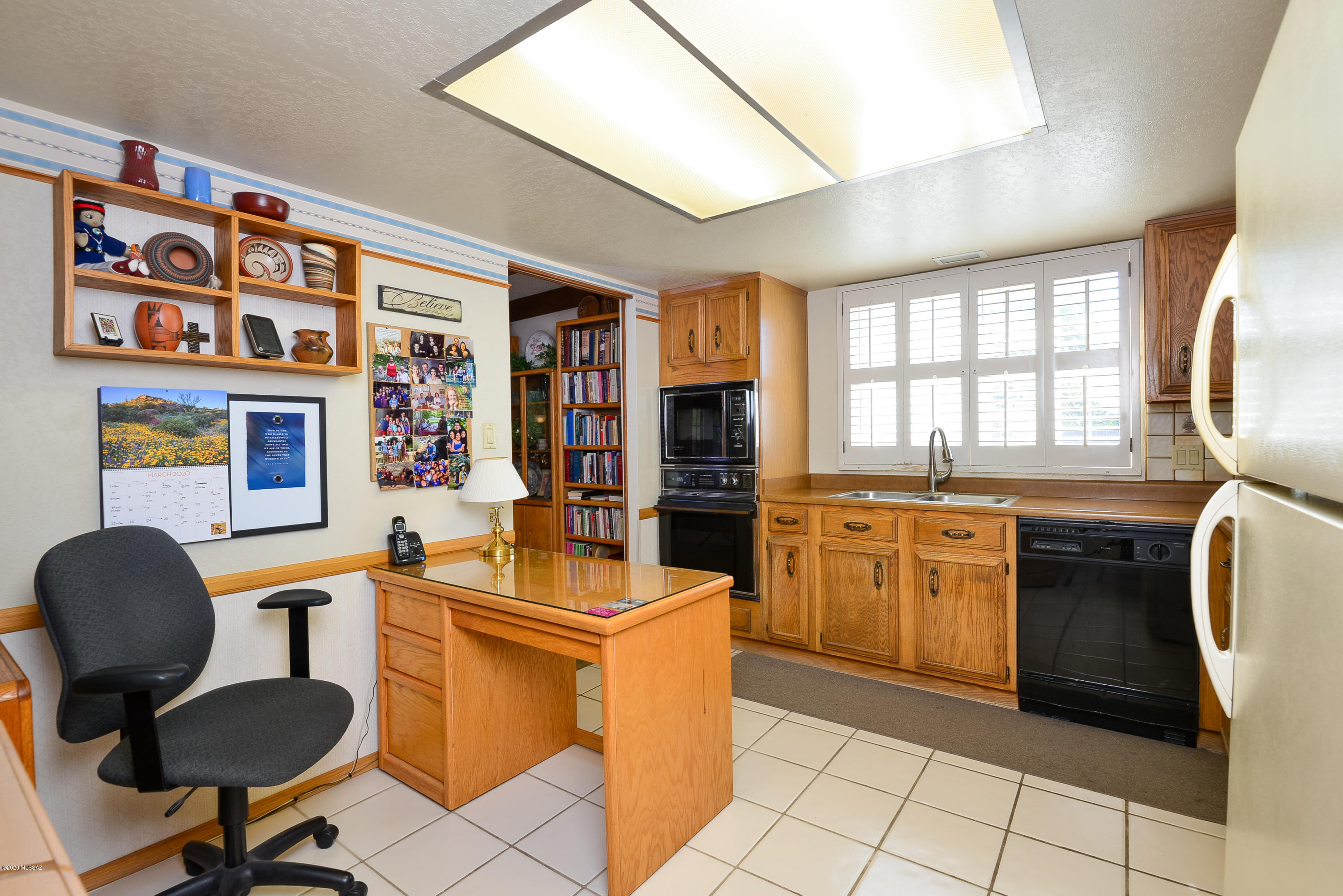 8040 N La Oesta Avenue