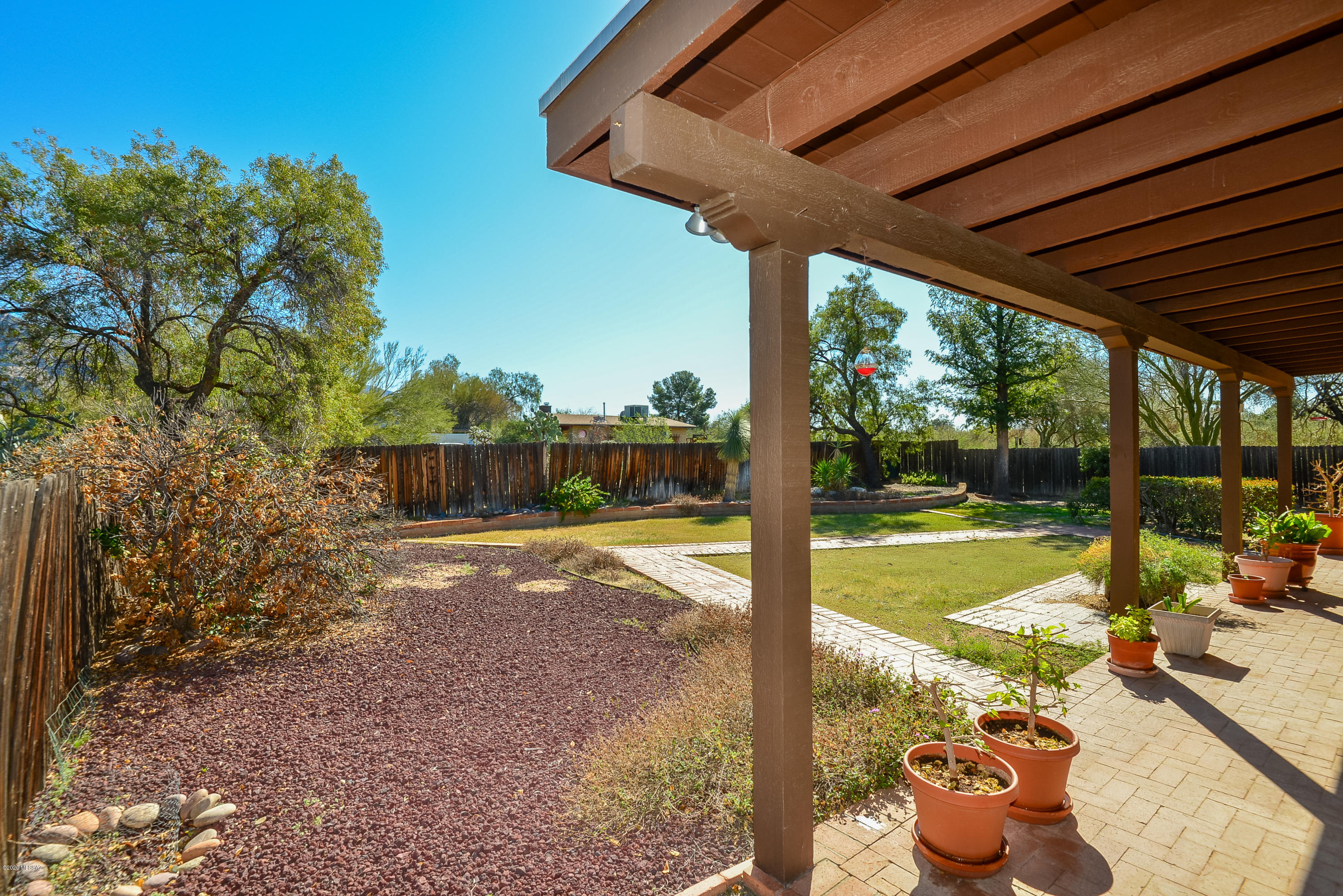 8040 N La Oesta Avenue