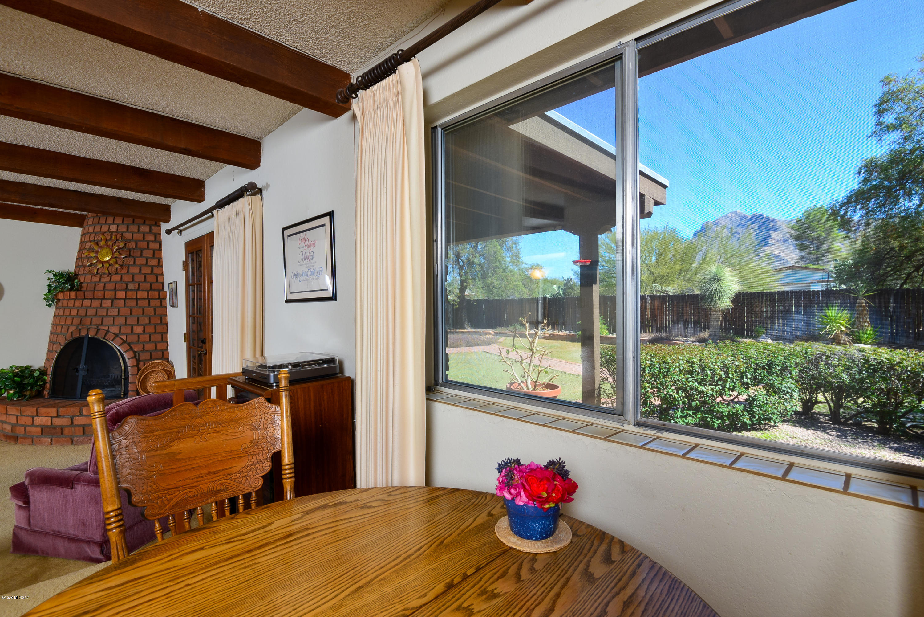 8040 N La Oesta Avenue