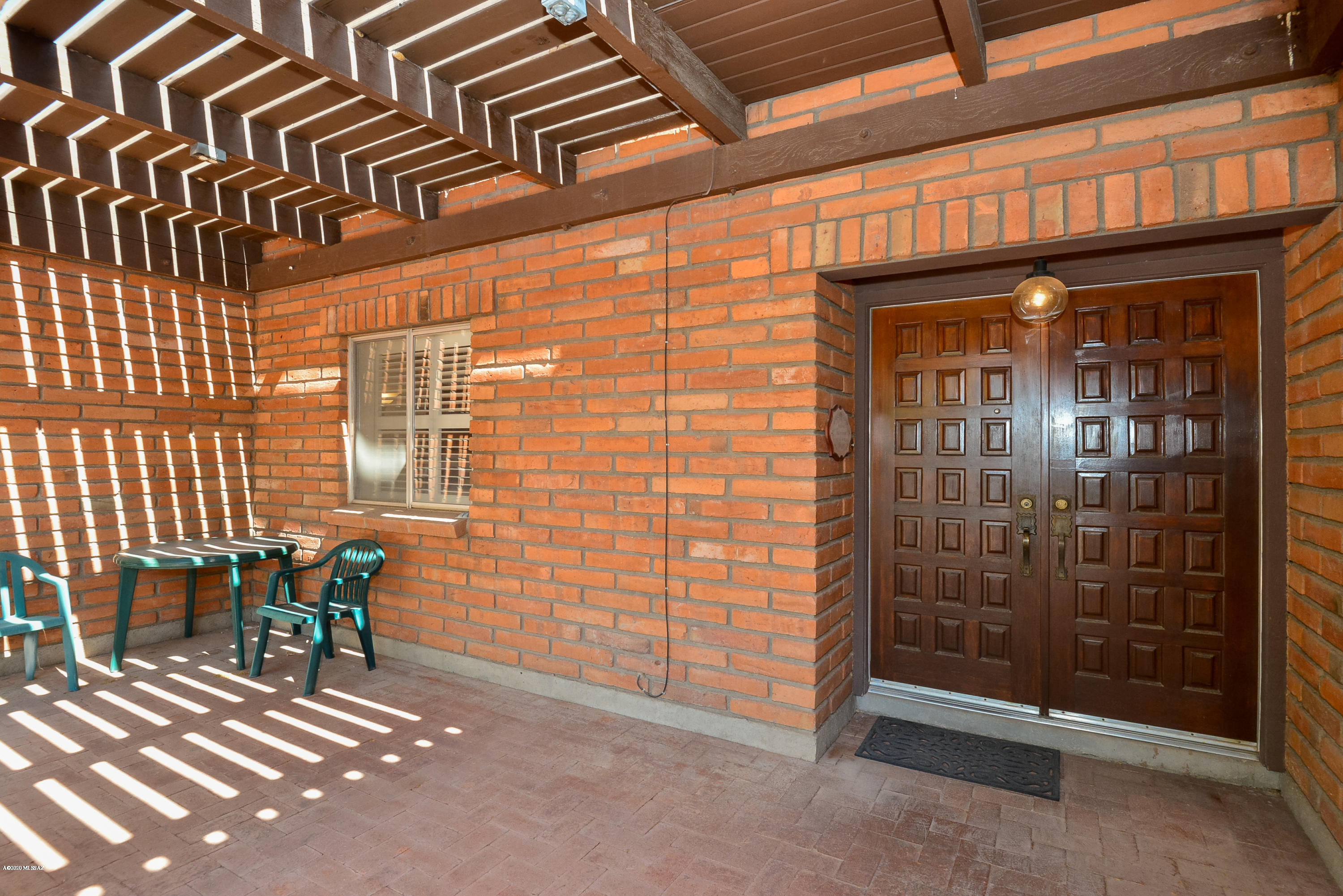 8040 N La Oesta Avenue