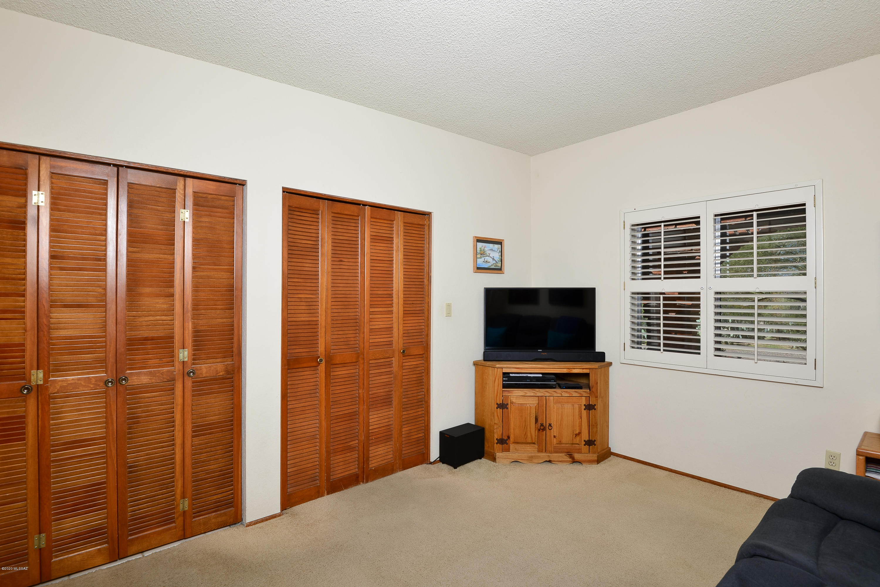 8040 N La Oesta Avenue