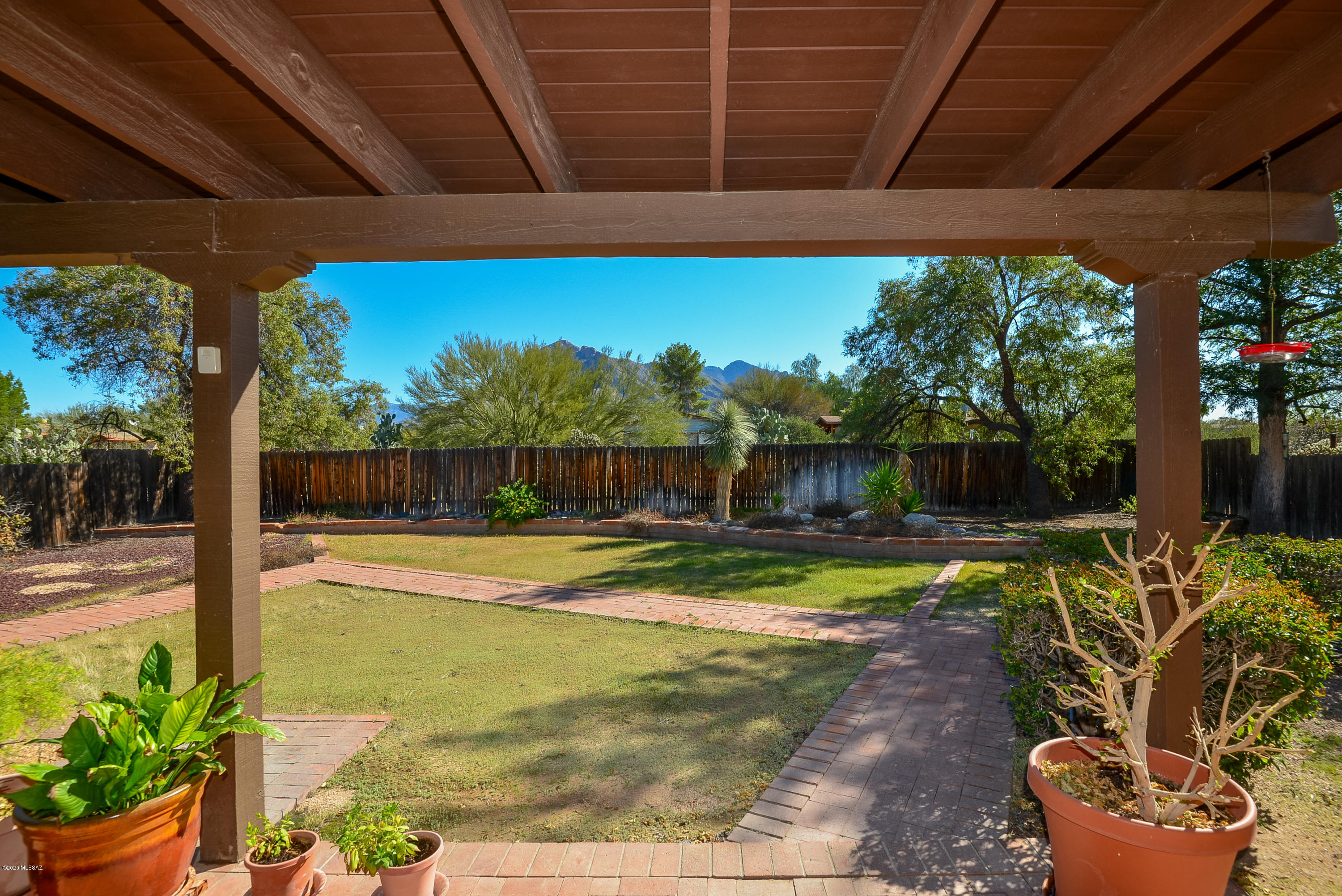 8040 N La Oesta Avenue