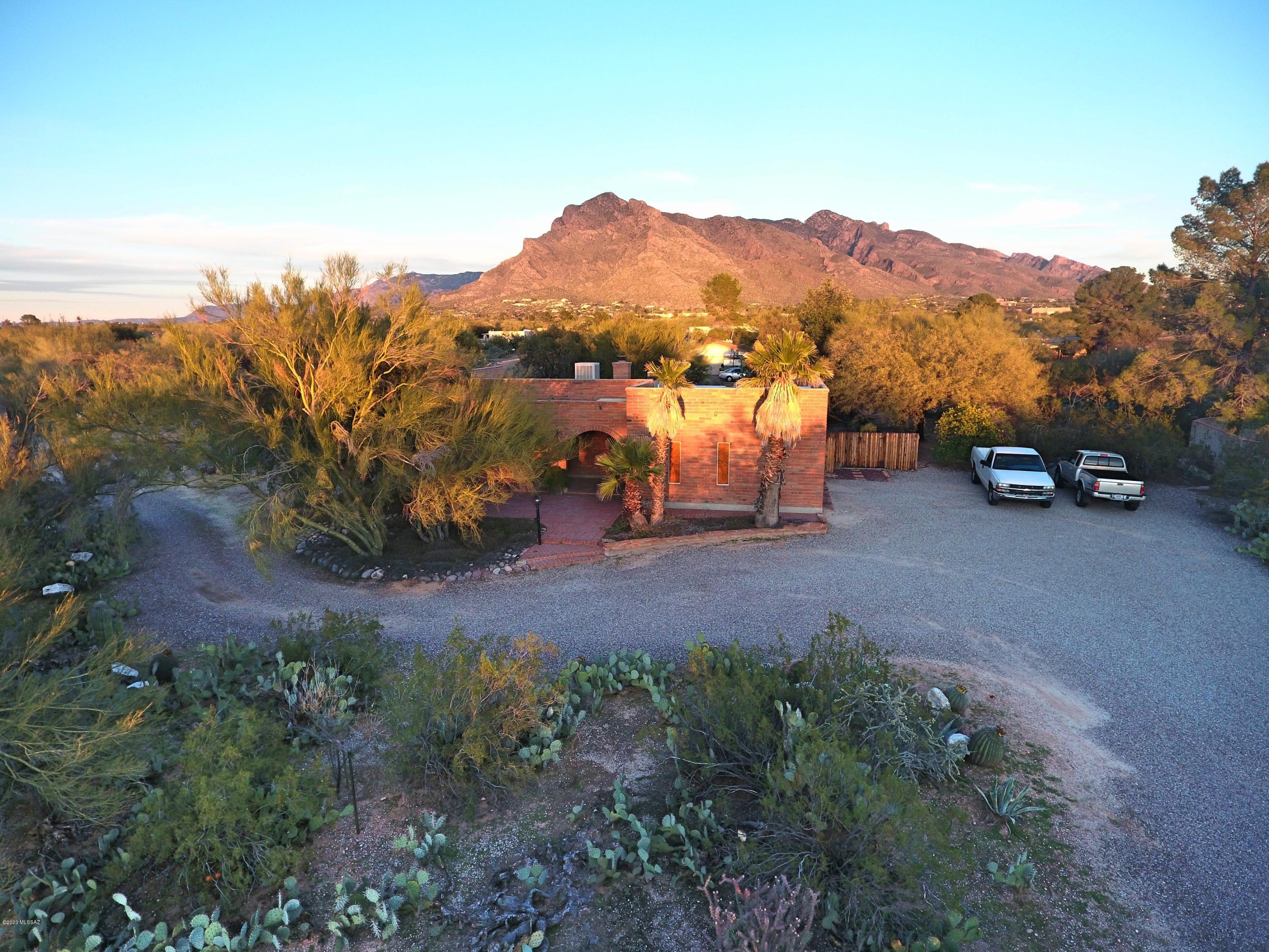 8040 N La Oesta Avenue