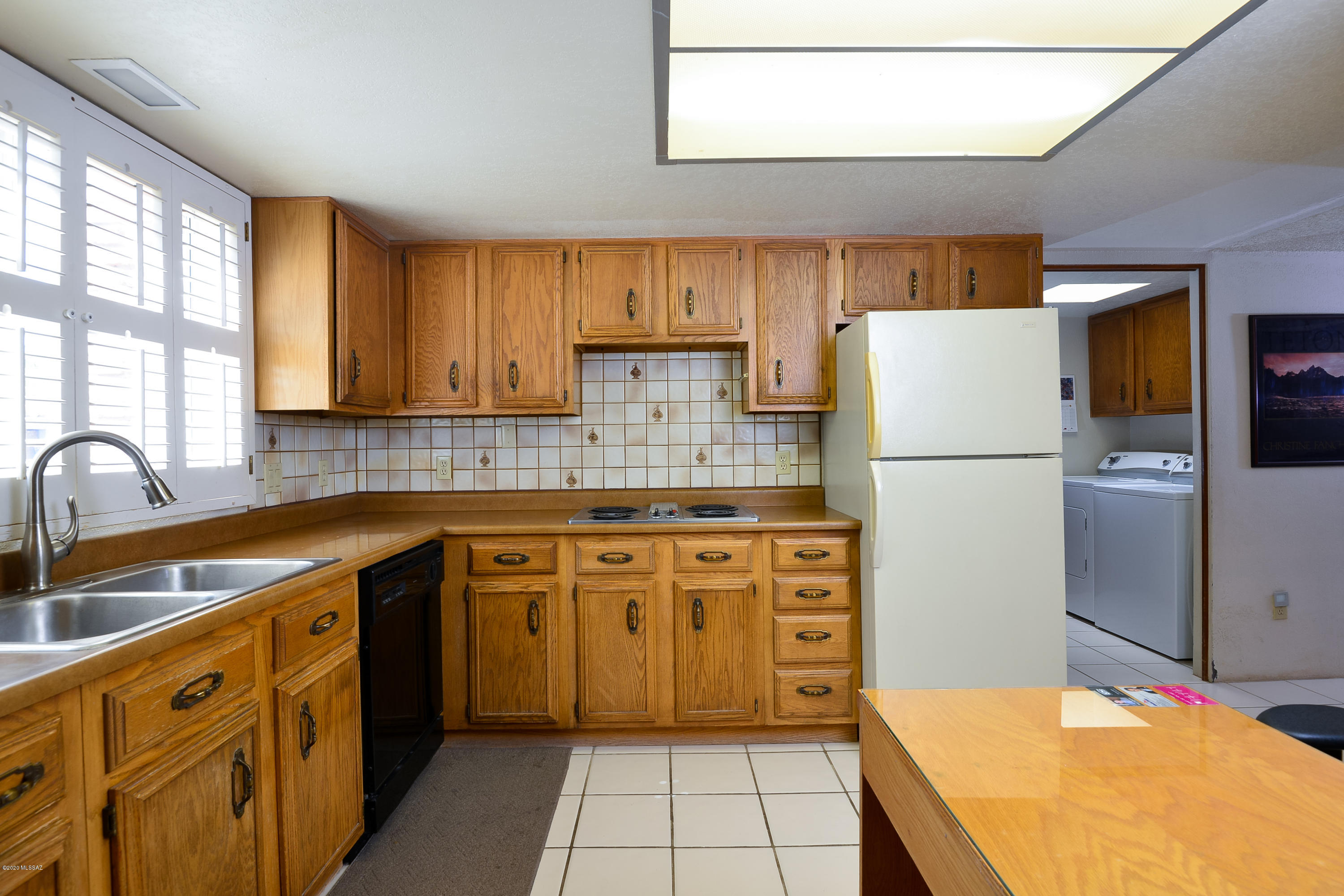 8040 N La Oesta Avenue