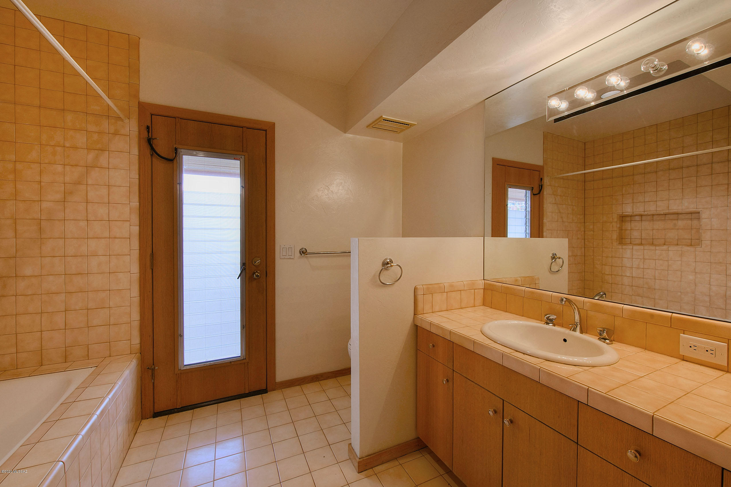 3330 E Cobblestone Place