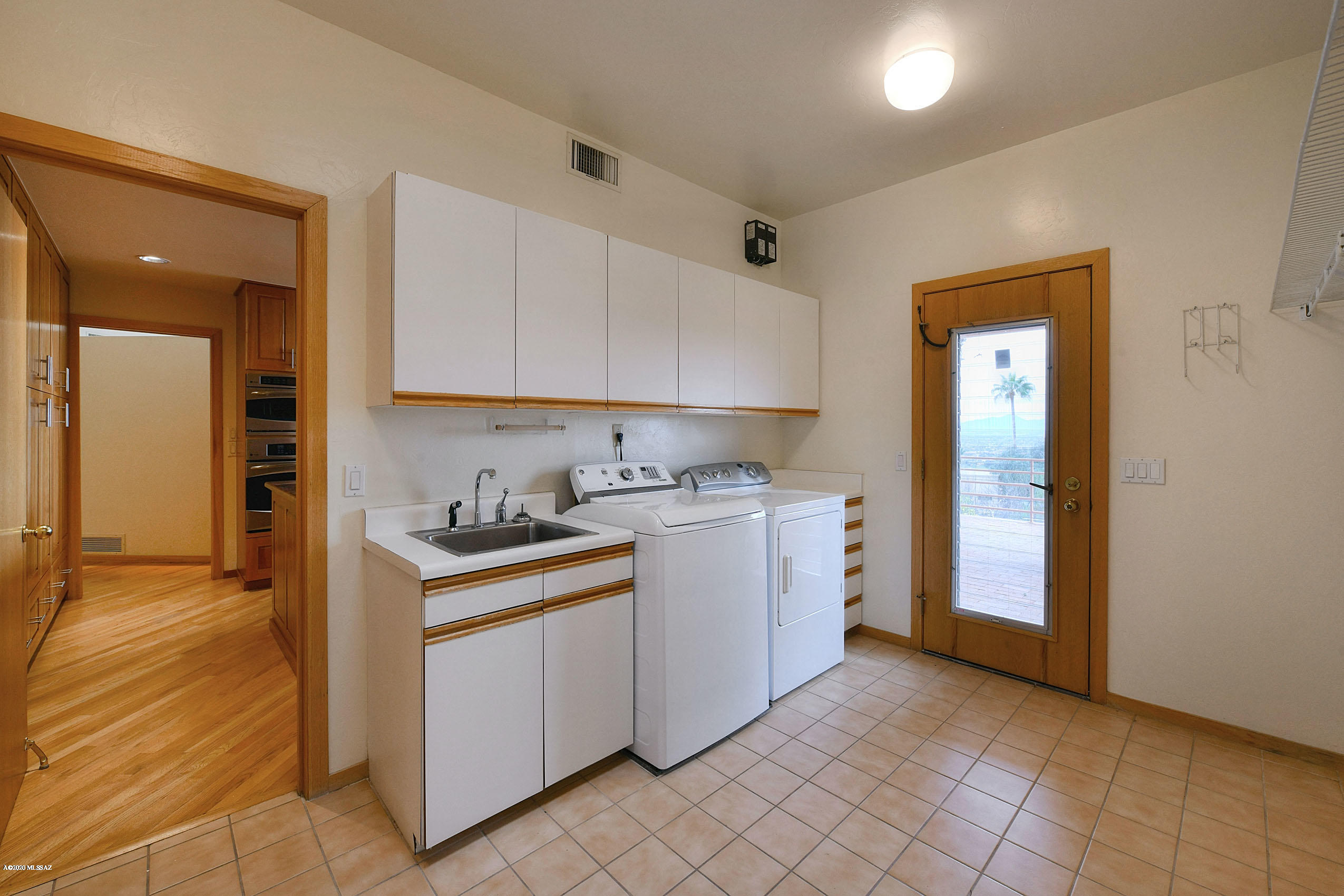 3330 E Cobblestone Place