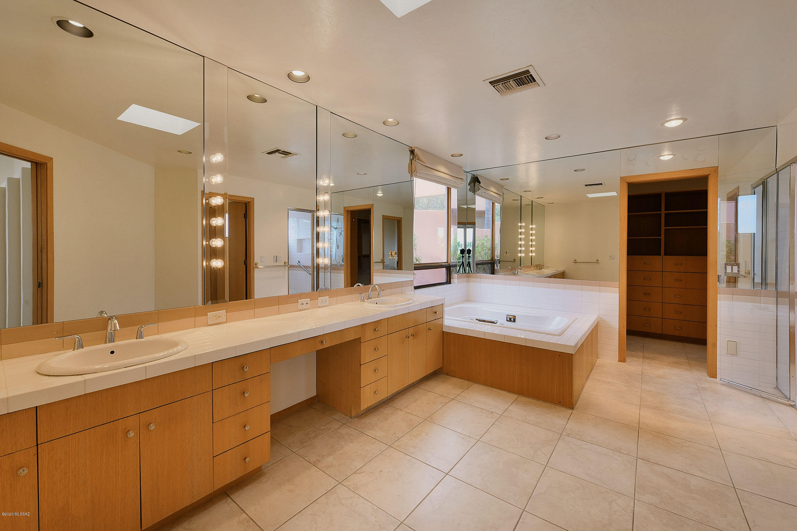 3330 E Cobblestone Place