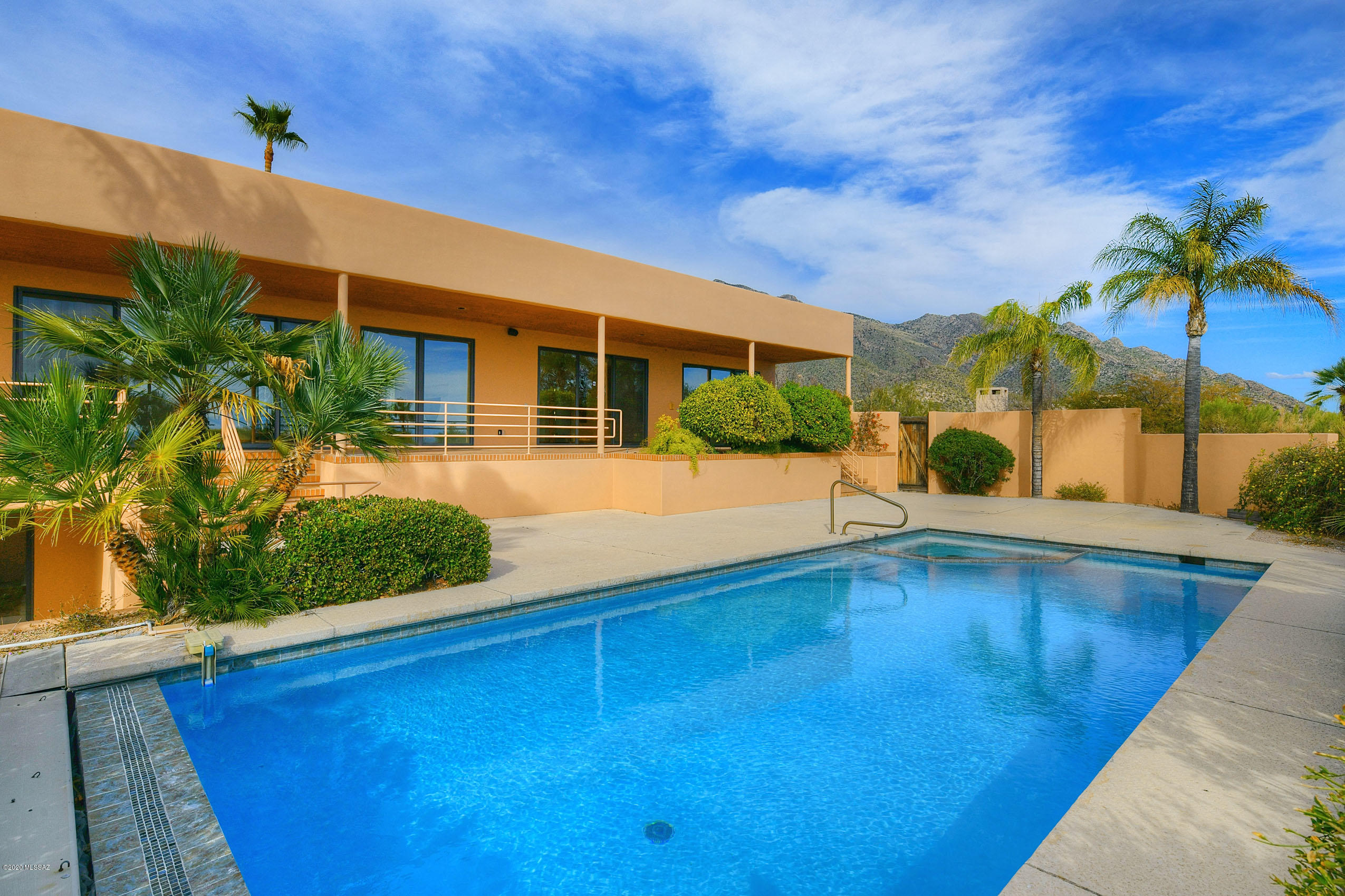 3330 E Cobblestone Place