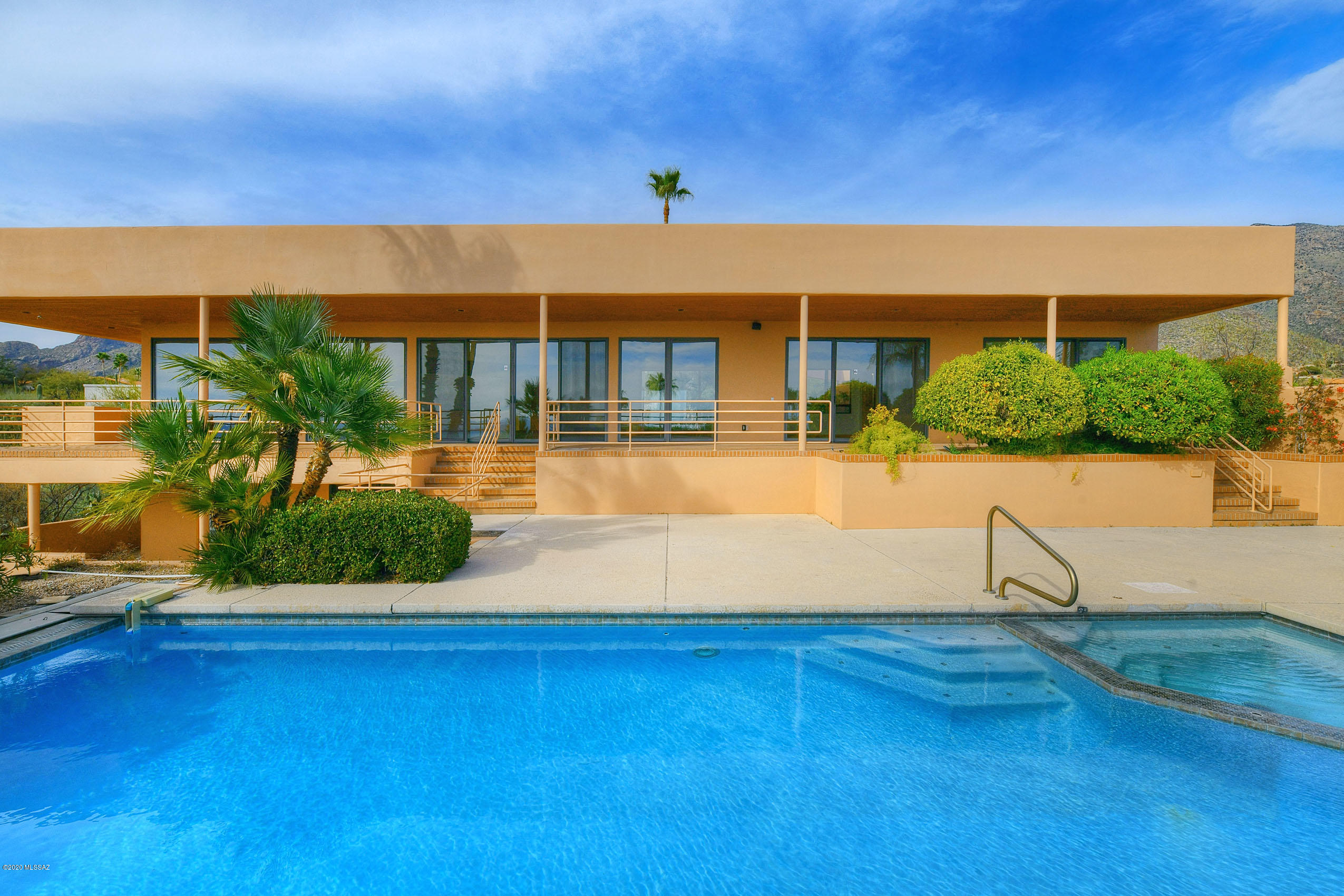 3330 E Cobblestone Place