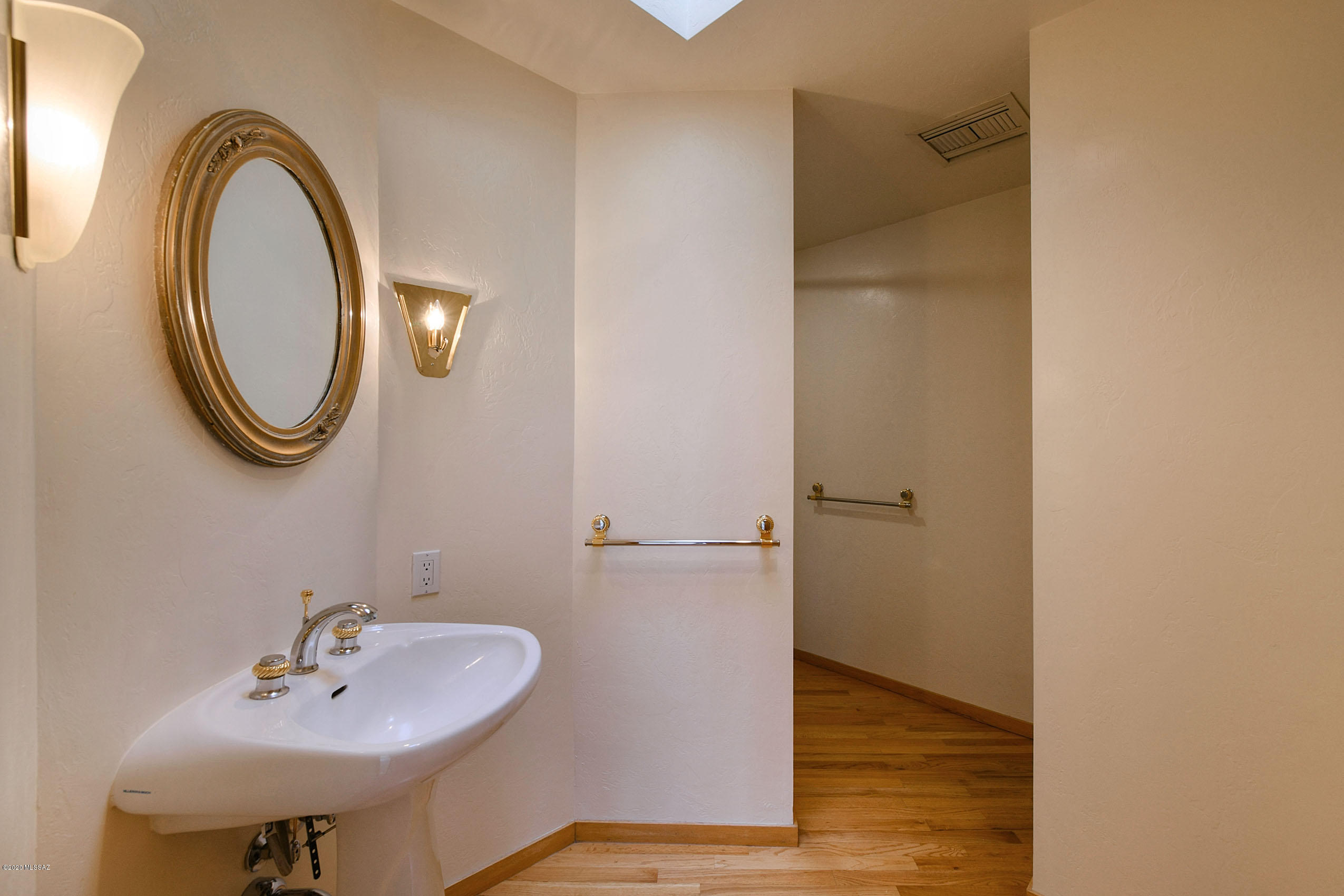 3330 E Cobblestone Place