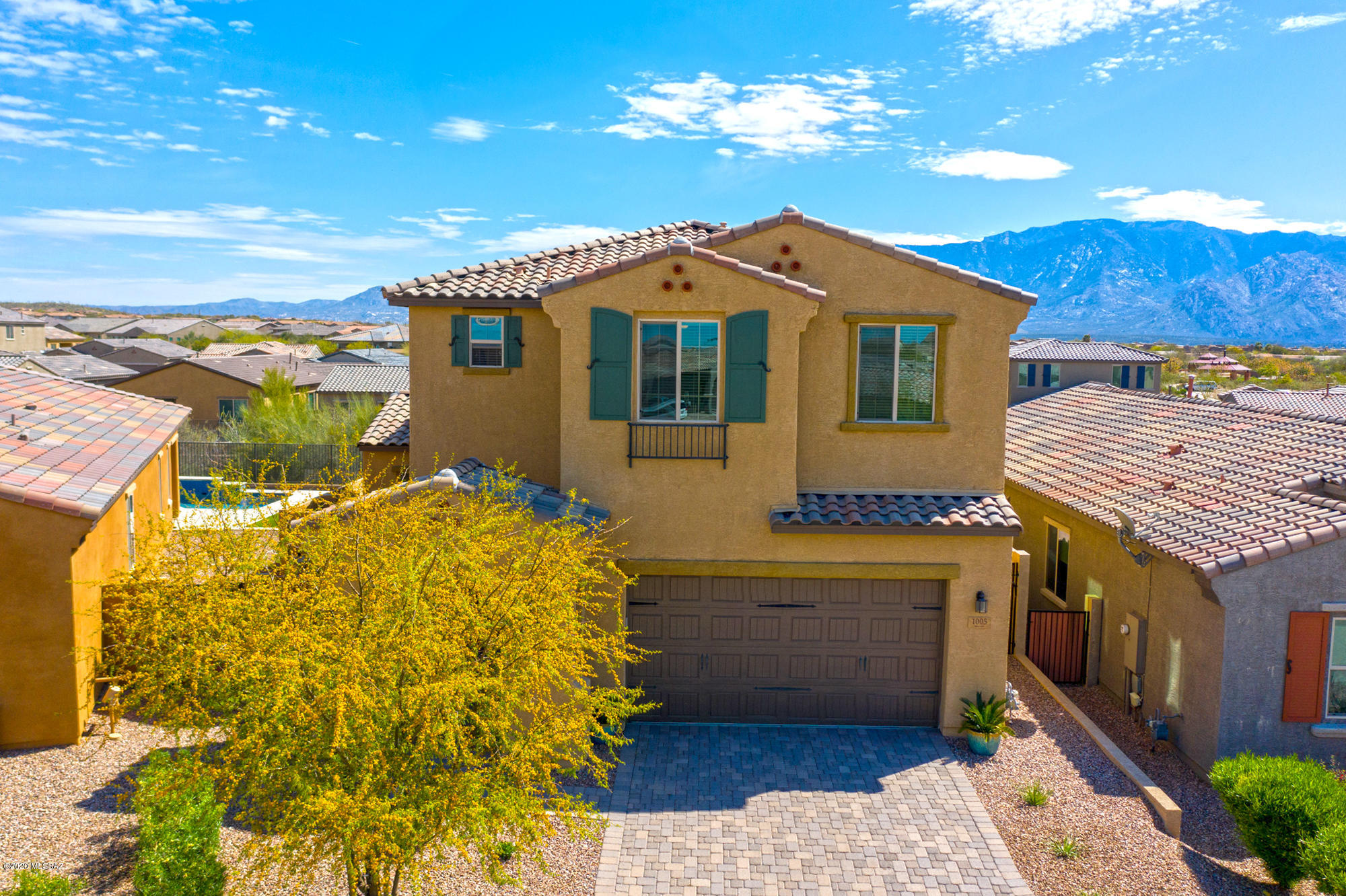 1005 W Lark Bunting Lane