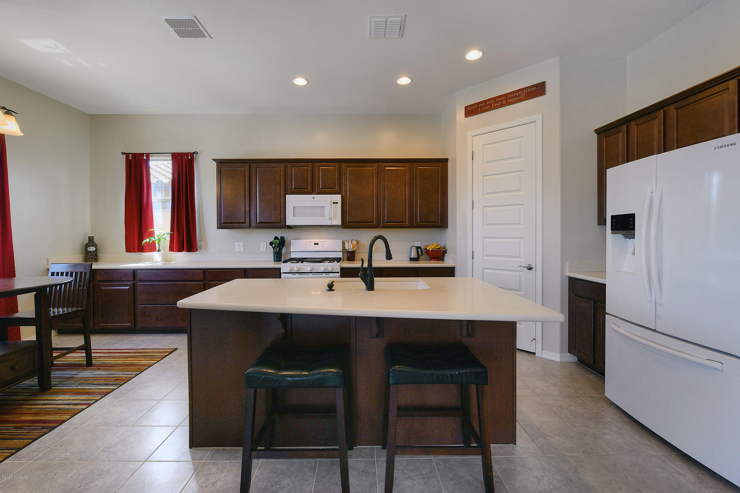 1005 W Lark Bunting Lane