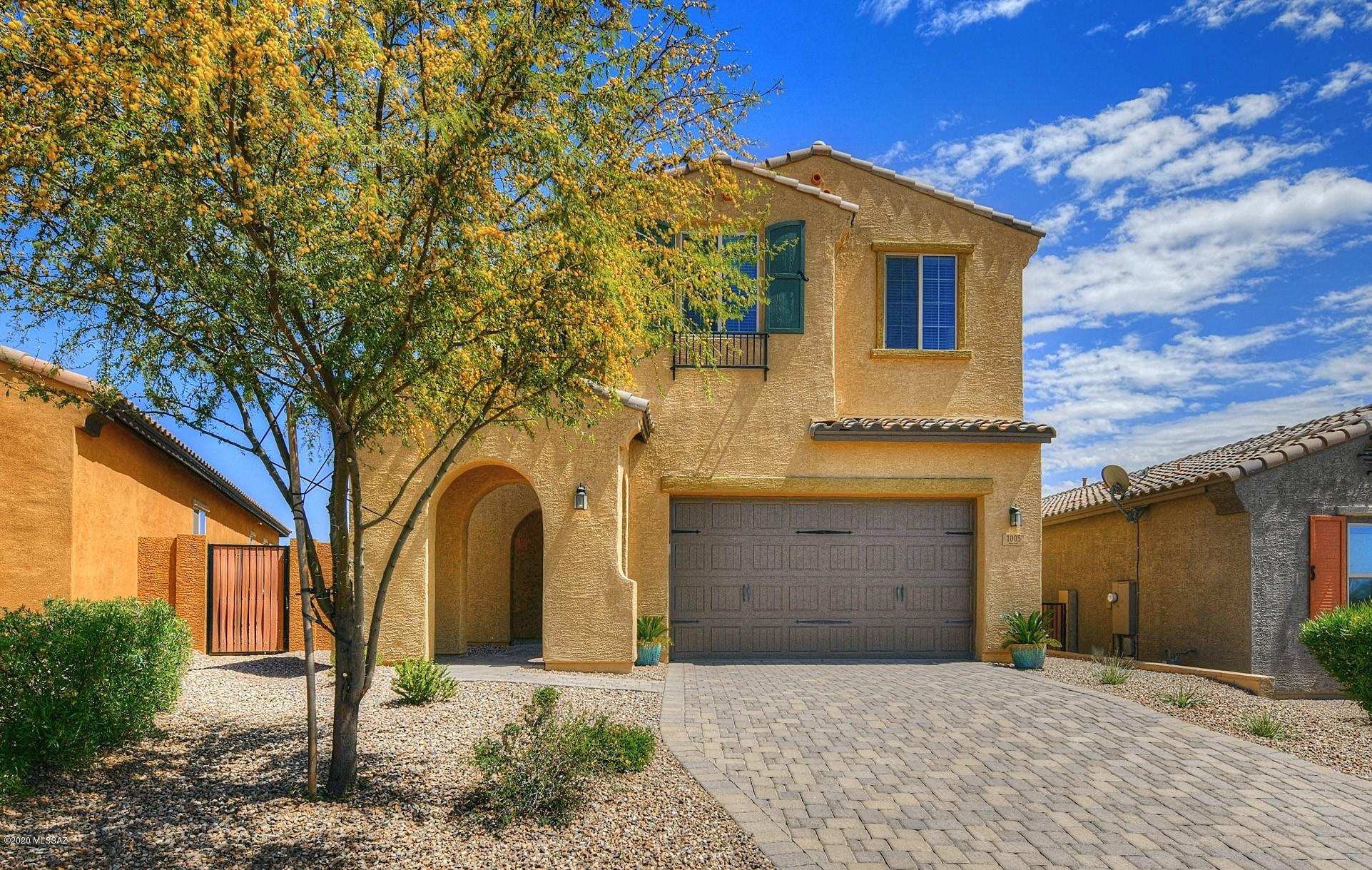 1005 W Lark Bunting Lane