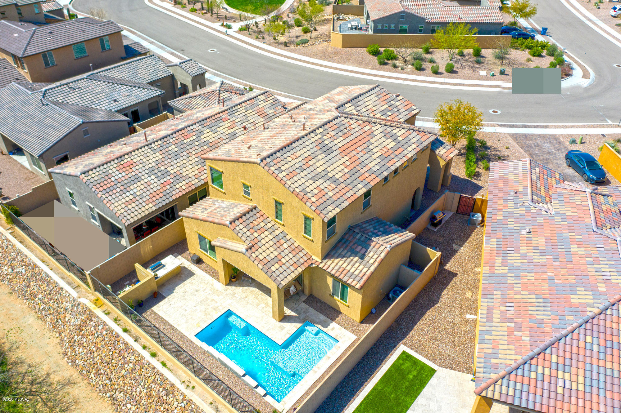 1005 W Lark Bunting Lane