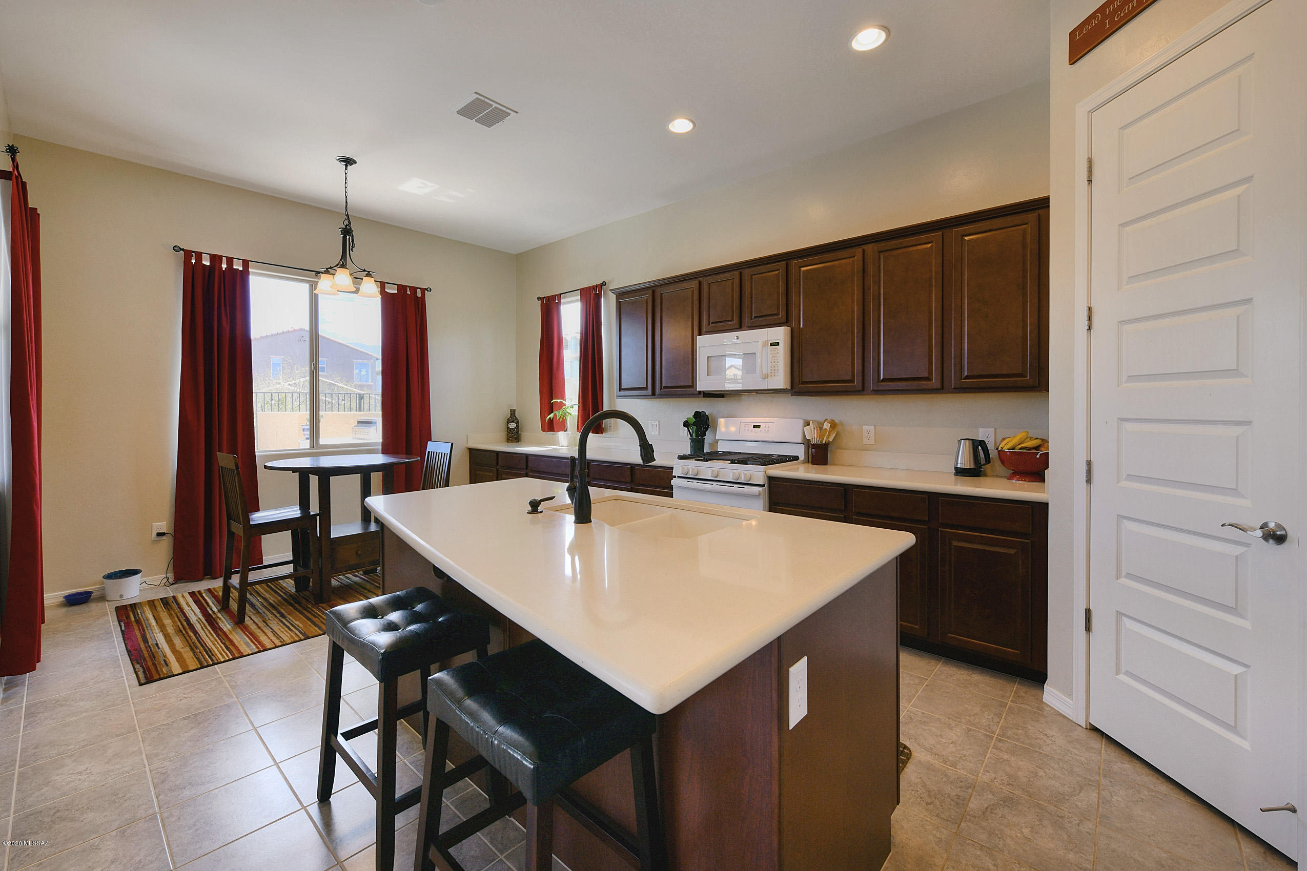 1005 W Lark Bunting Lane