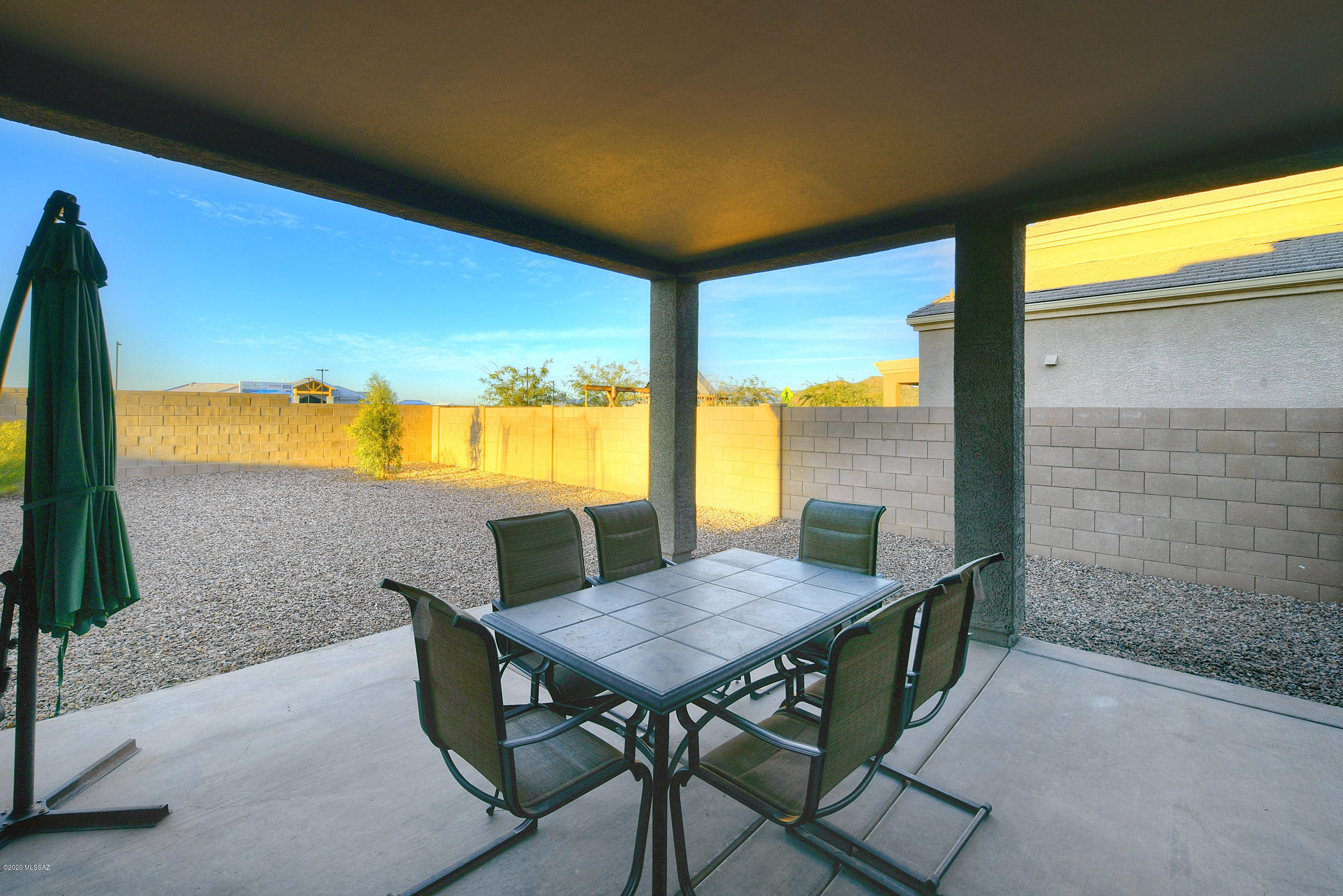 9877 N Howling Wolf Road