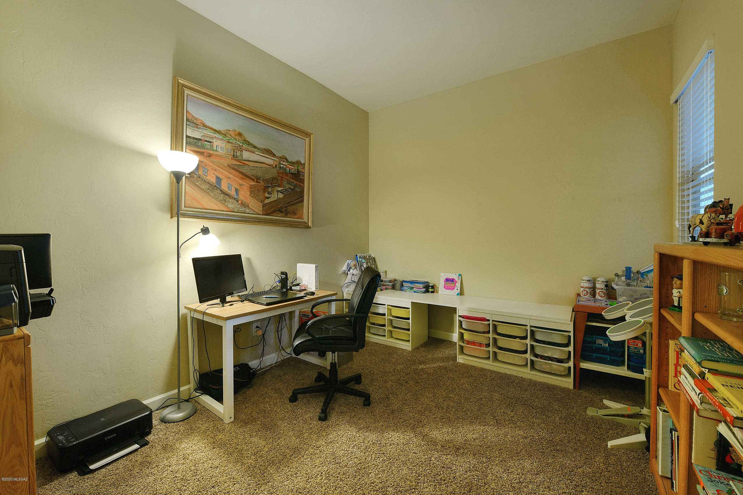 9877 N Howling Wolf Road