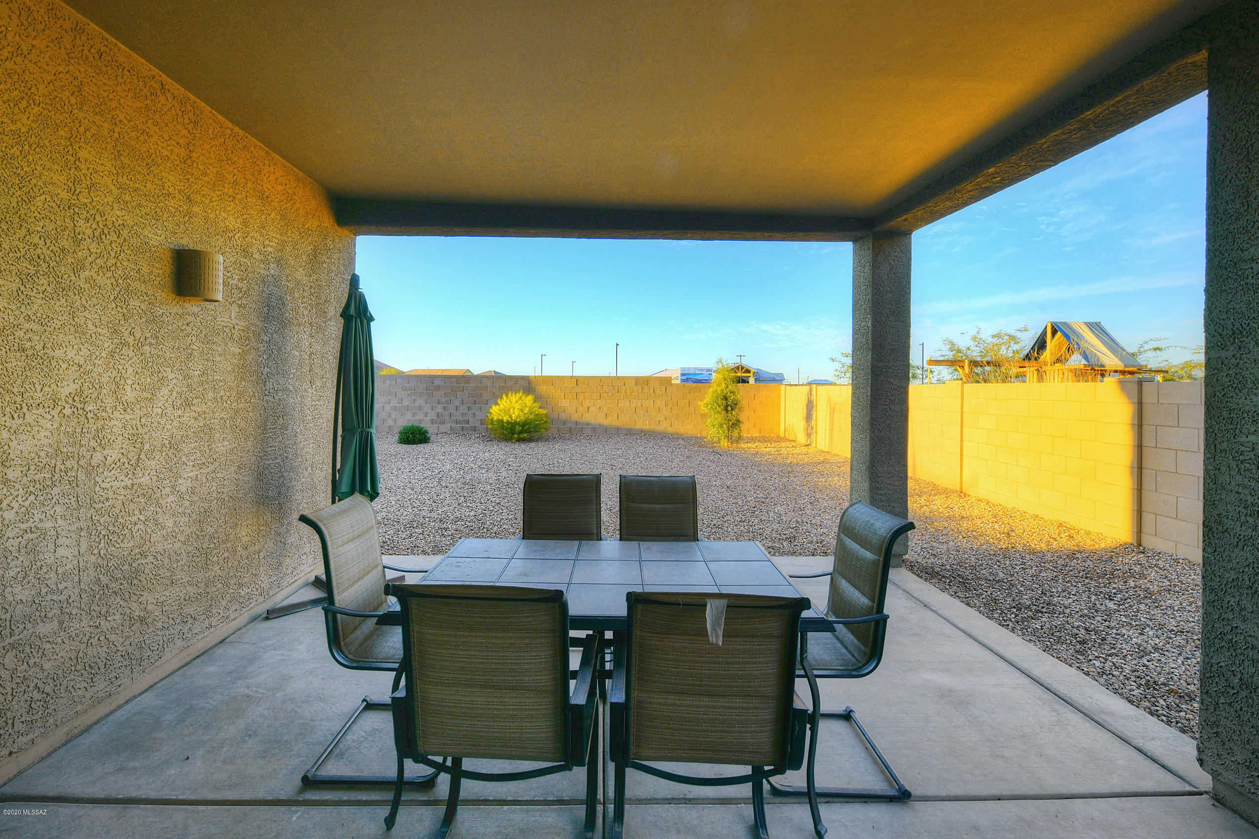 9877 N Howling Wolf Road