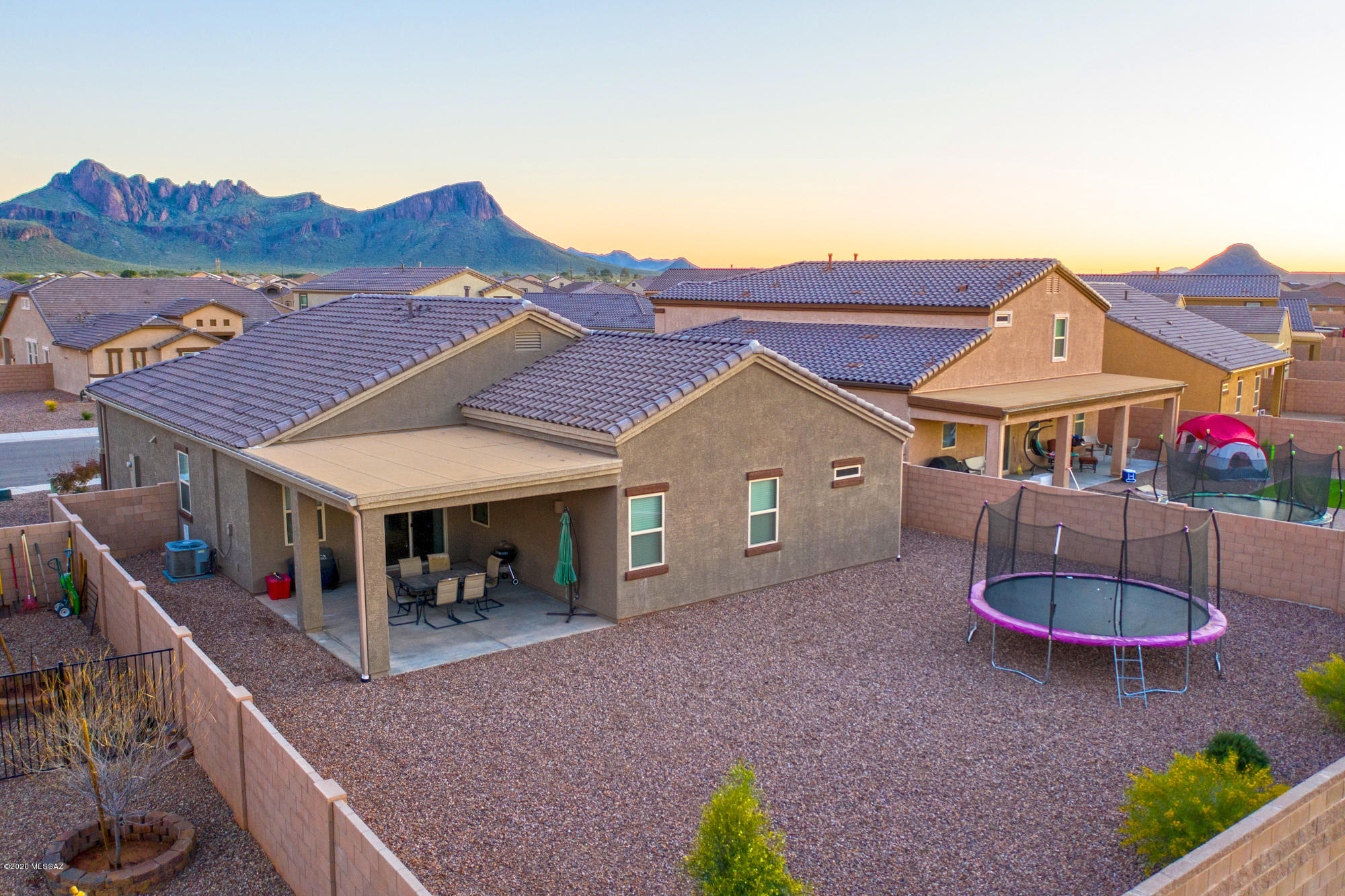 9877 N Howling Wolf Road