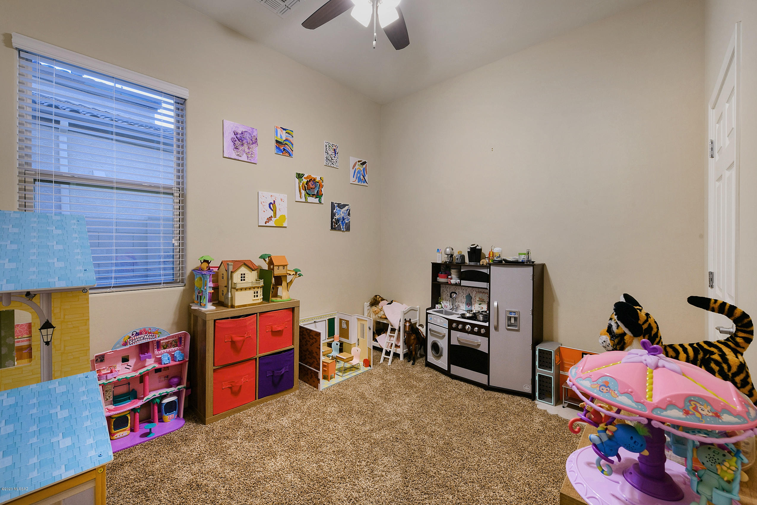 9877 N Howling Wolf Road