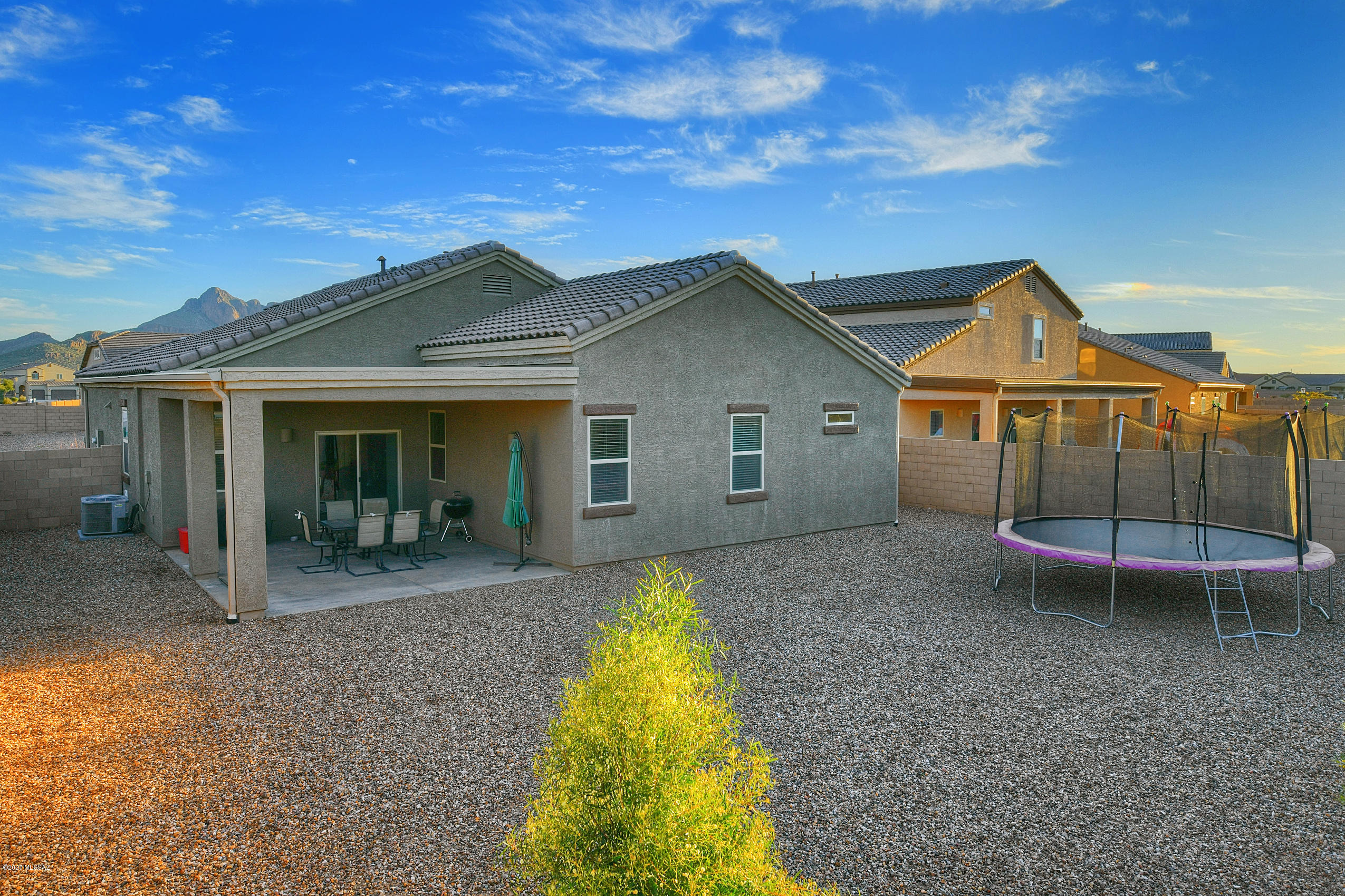 9877 N Howling Wolf Road