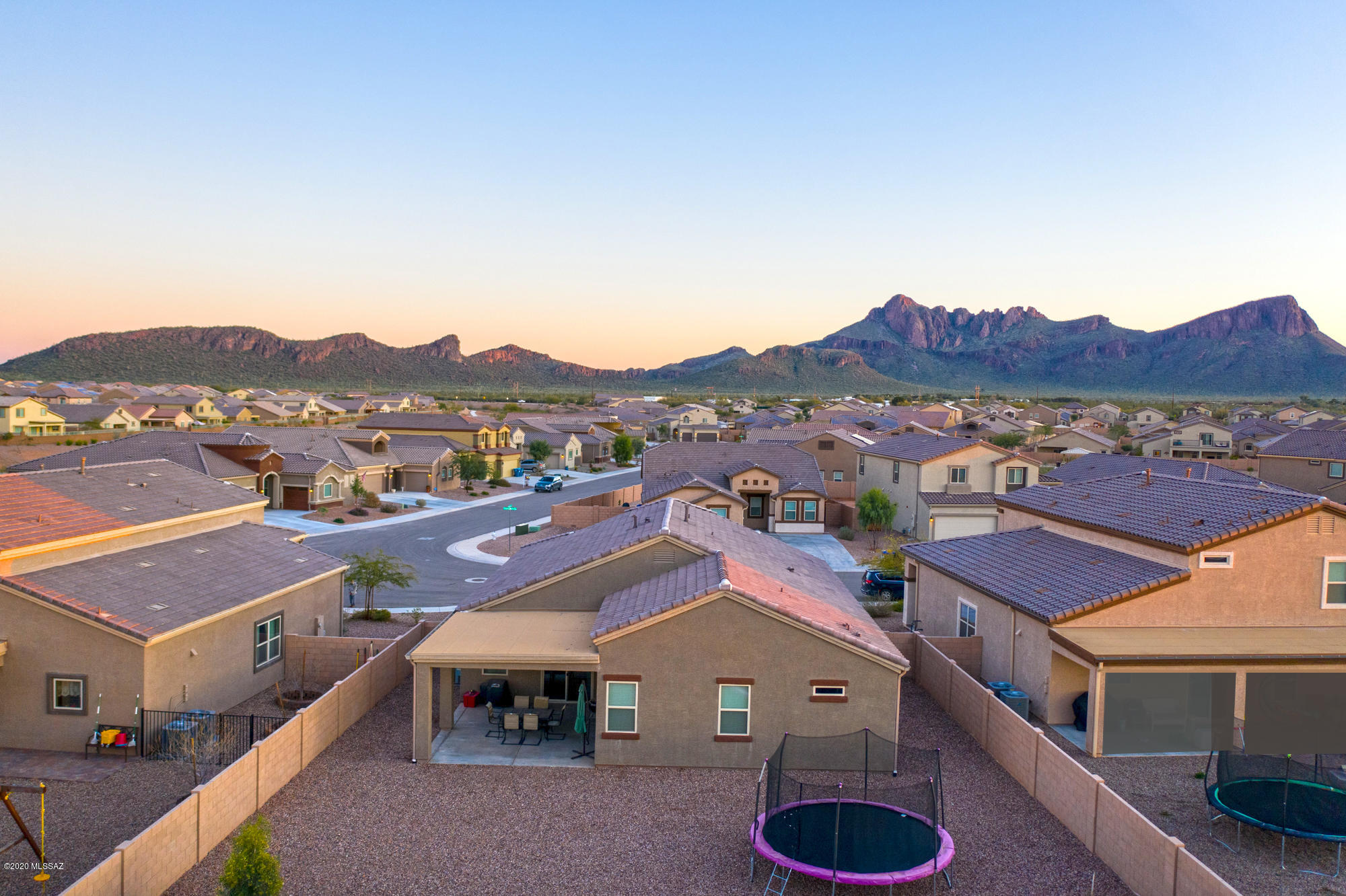 9877 N Howling Wolf Road